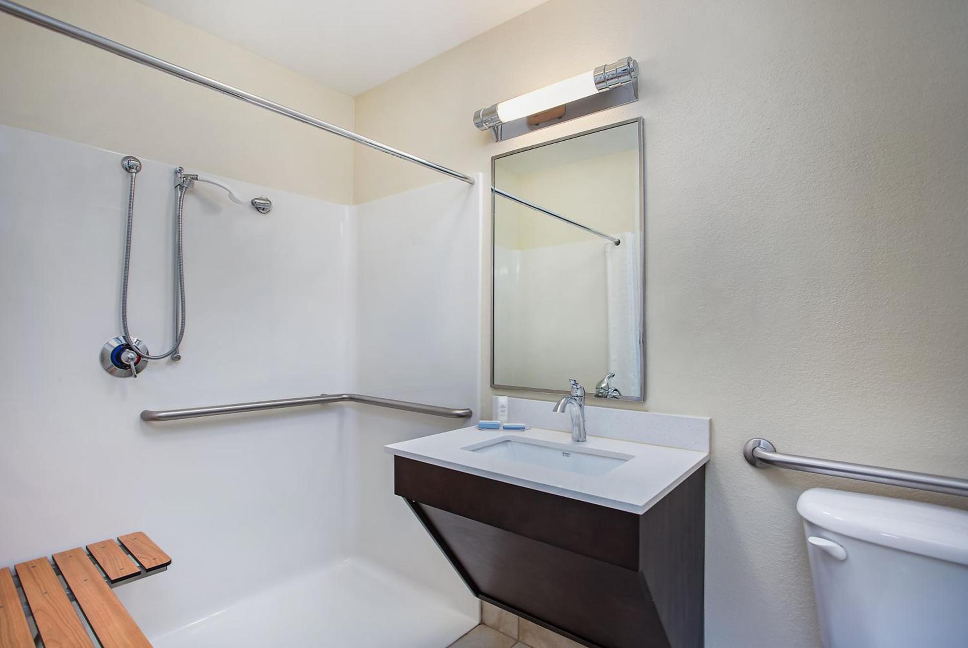 Candlewood Suites Bowling Green by IHG photo 26