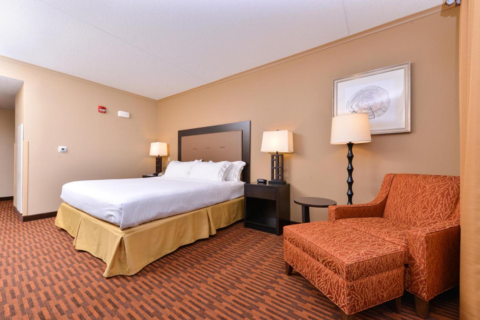 Holiday Inn Express Breezewood by IHG photo 61