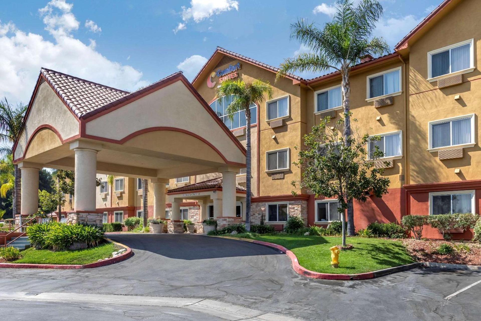 Comfort Suites Near Six Flags Magic Mountain photo 1