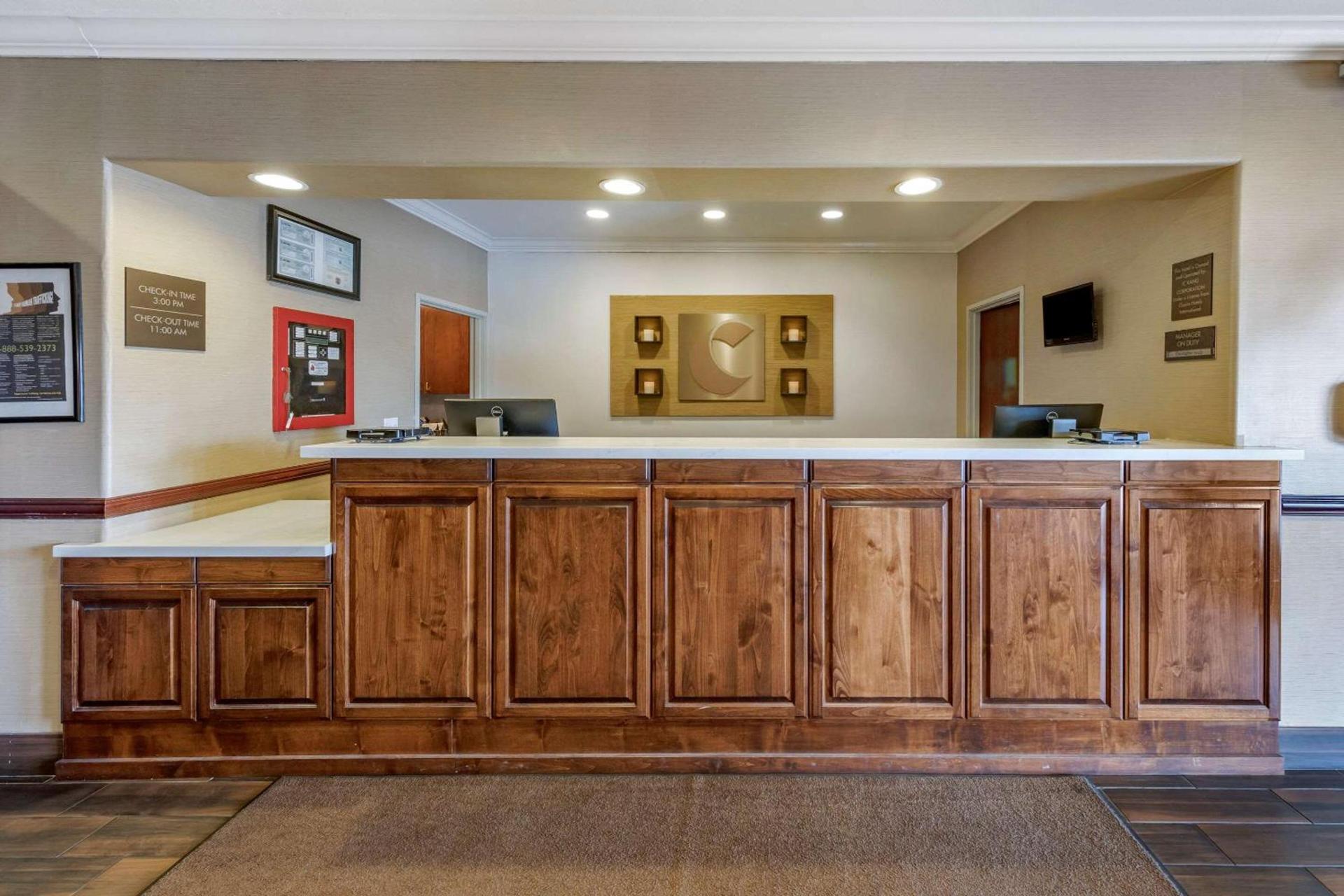 Comfort Suites Near Six Flags Magic Mountain photo 4