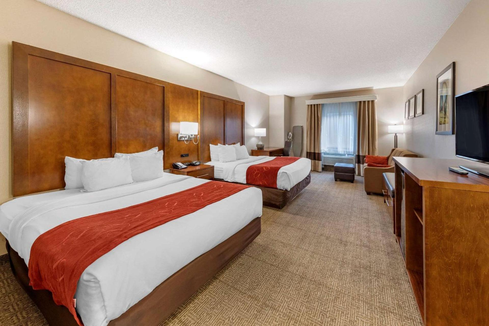 Comfort Suites Near Six Flags Magic Mountain photo 5
