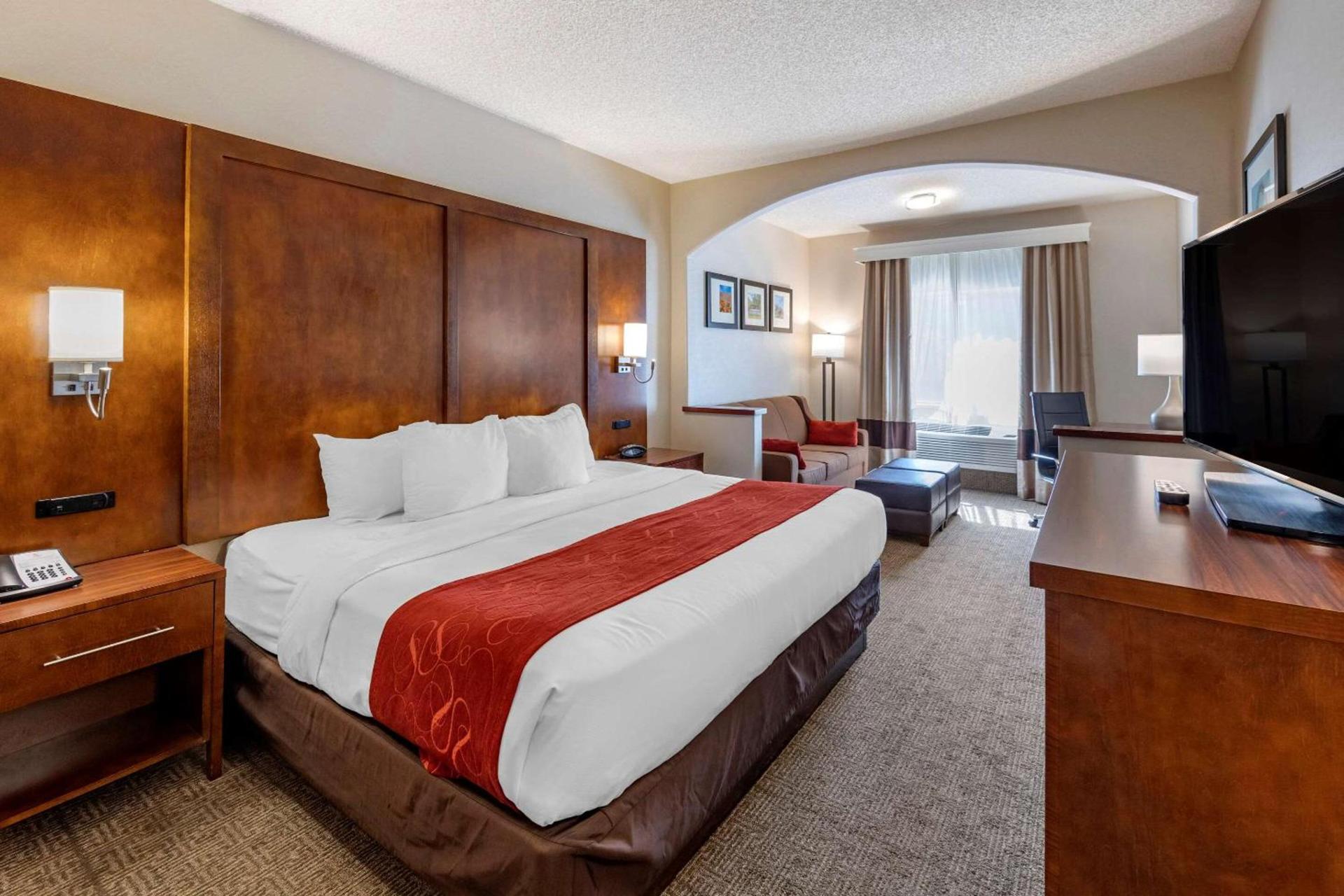 Comfort Suites Near Six Flags Magic Mountain photo 15