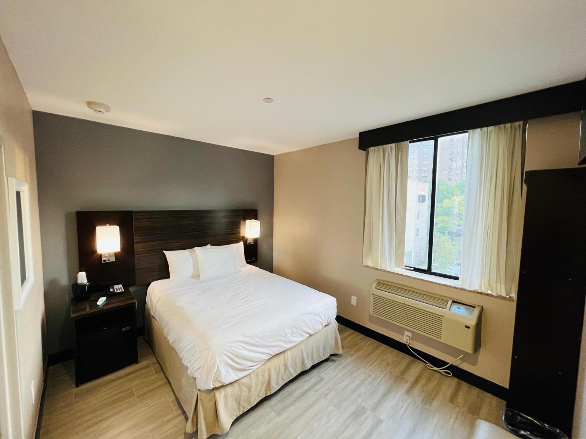 Rockaway Hotel photo 2