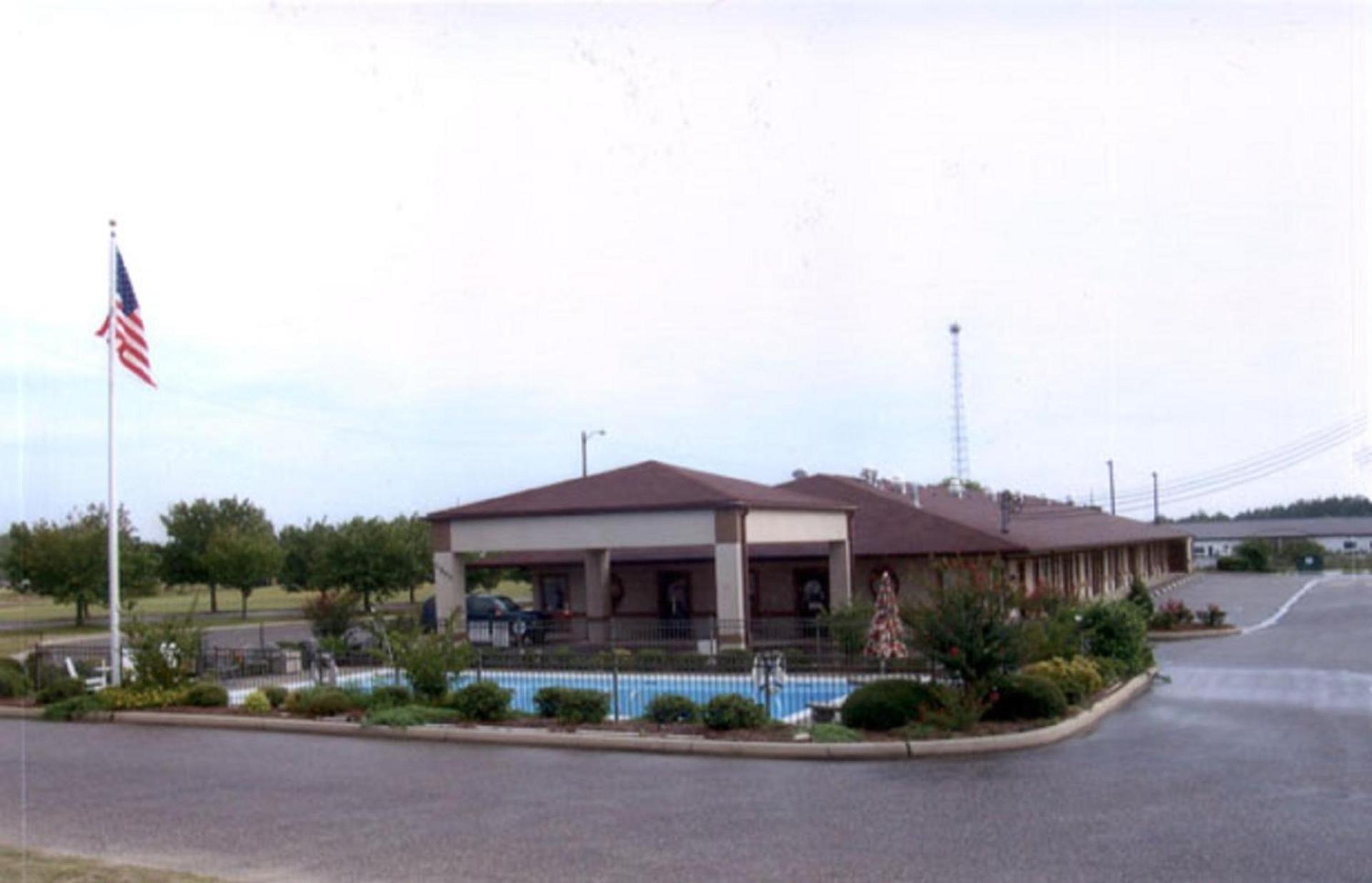 Briarwood Inn Of Geneva photo 29