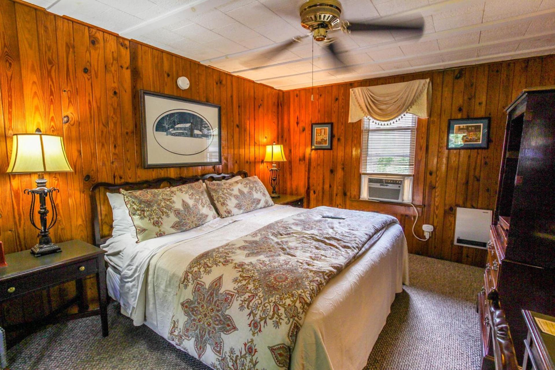 Mountainaire Inn and Log Cabins photo 19