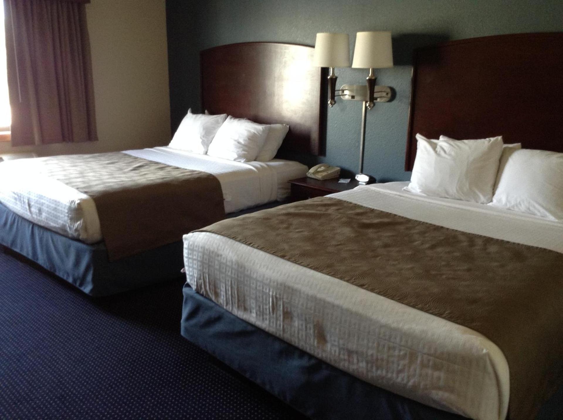 AmericInn by Wyndham Fort Dodge photo 25