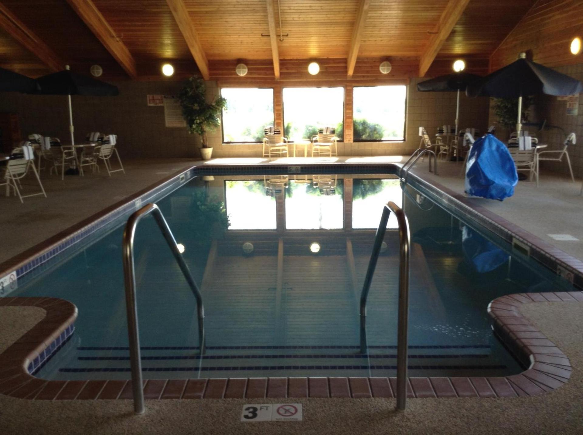 AmericInn by Wyndham Fort Dodge photo 32