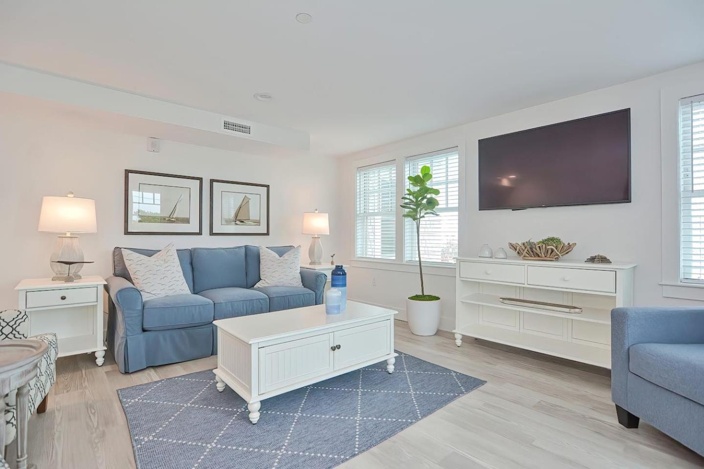 Harbourtown Suites on Plymouth Harbor photo 58