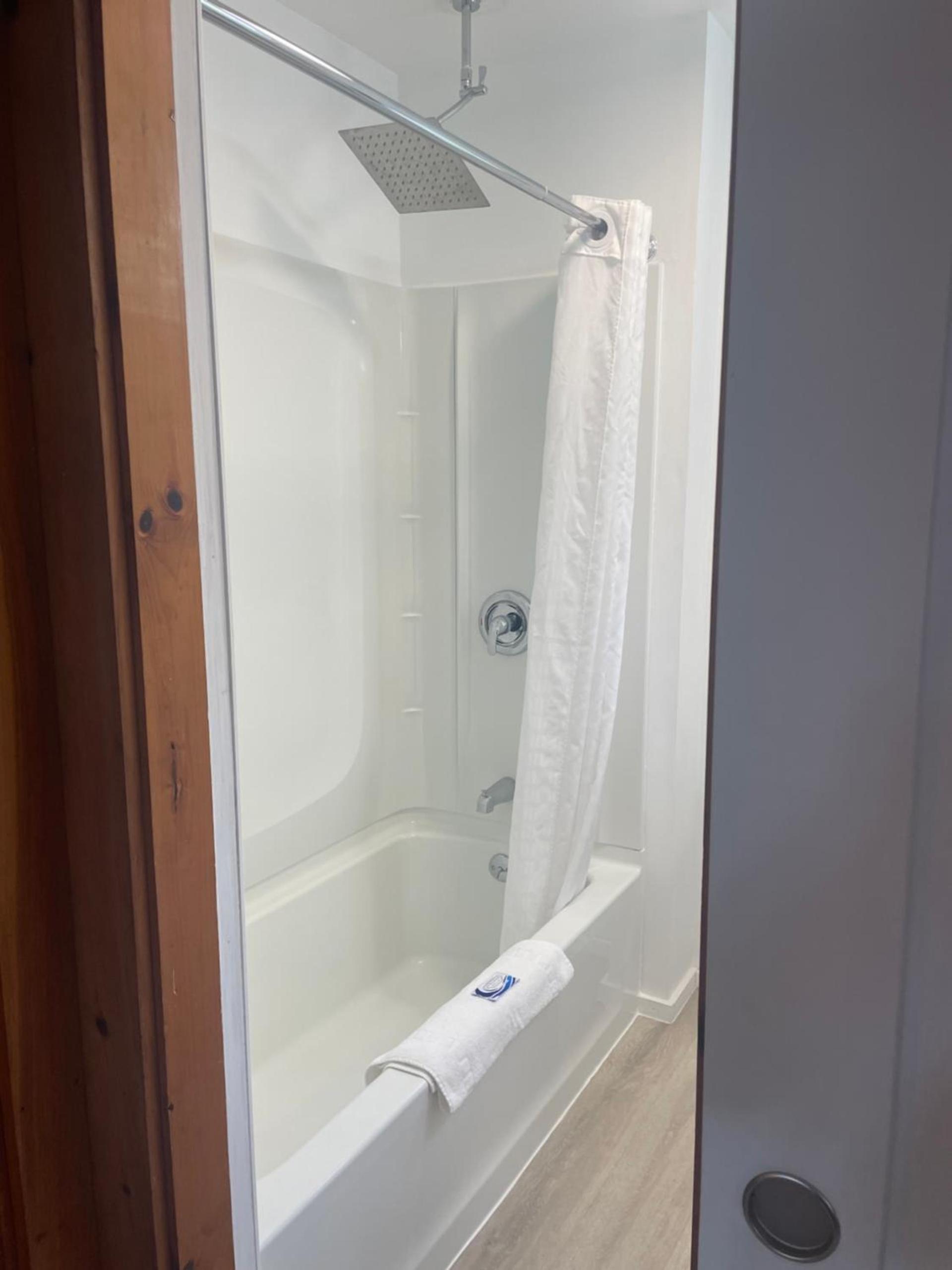 Kennebunkport Motor Lodge photo 15