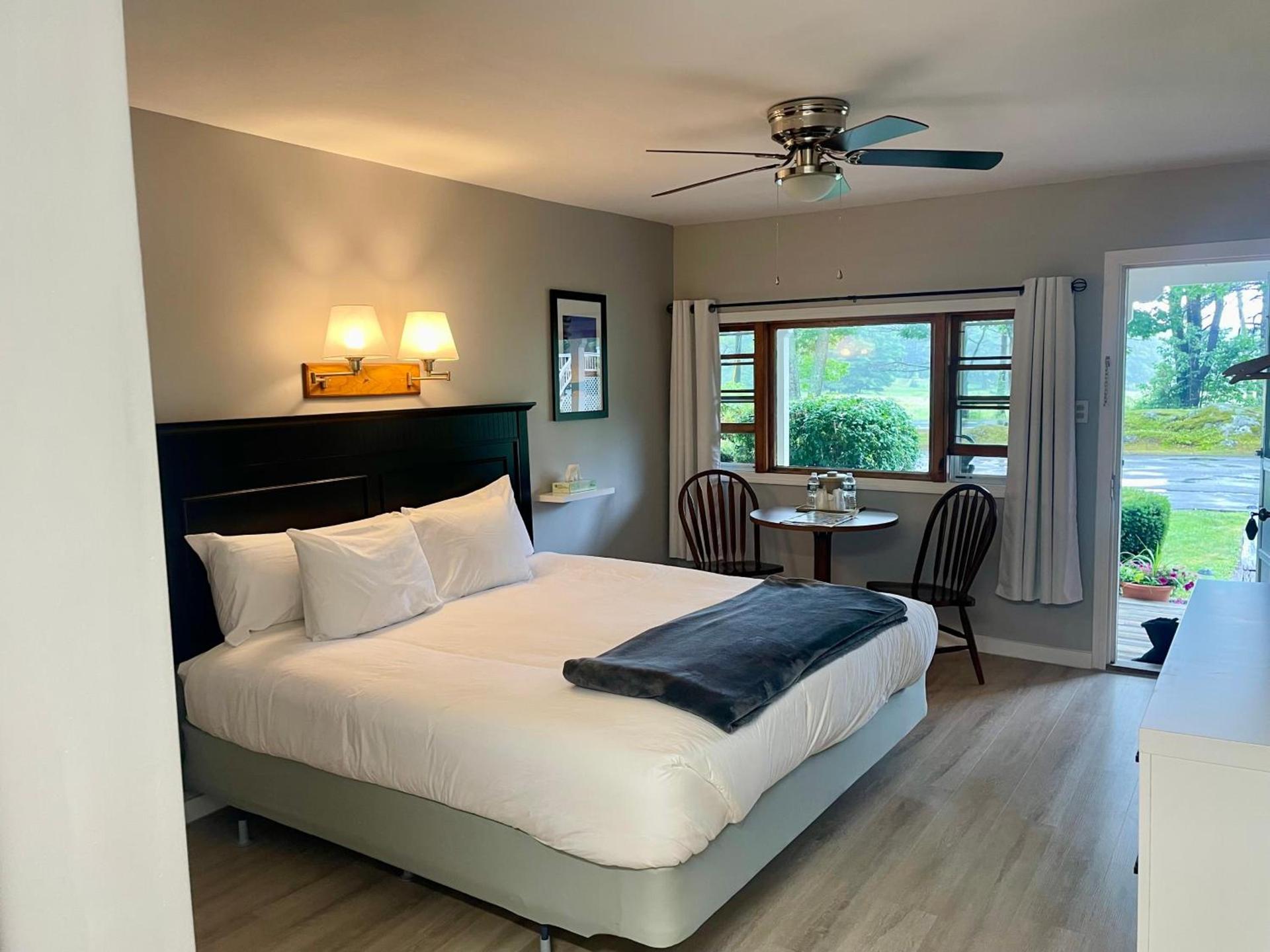 Kennebunkport Motor Lodge photo 63