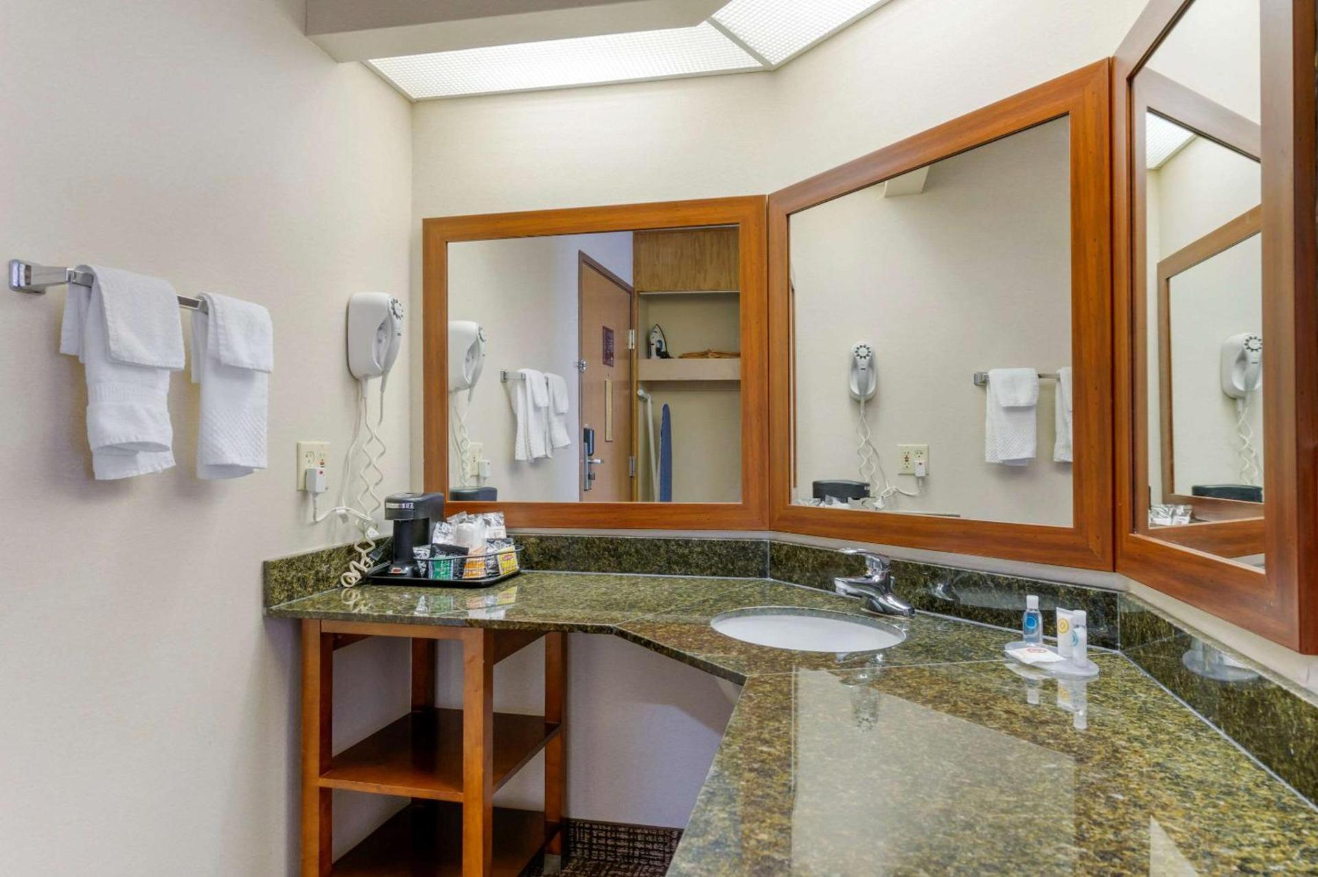 Comfort Inn Anderson South photo 23