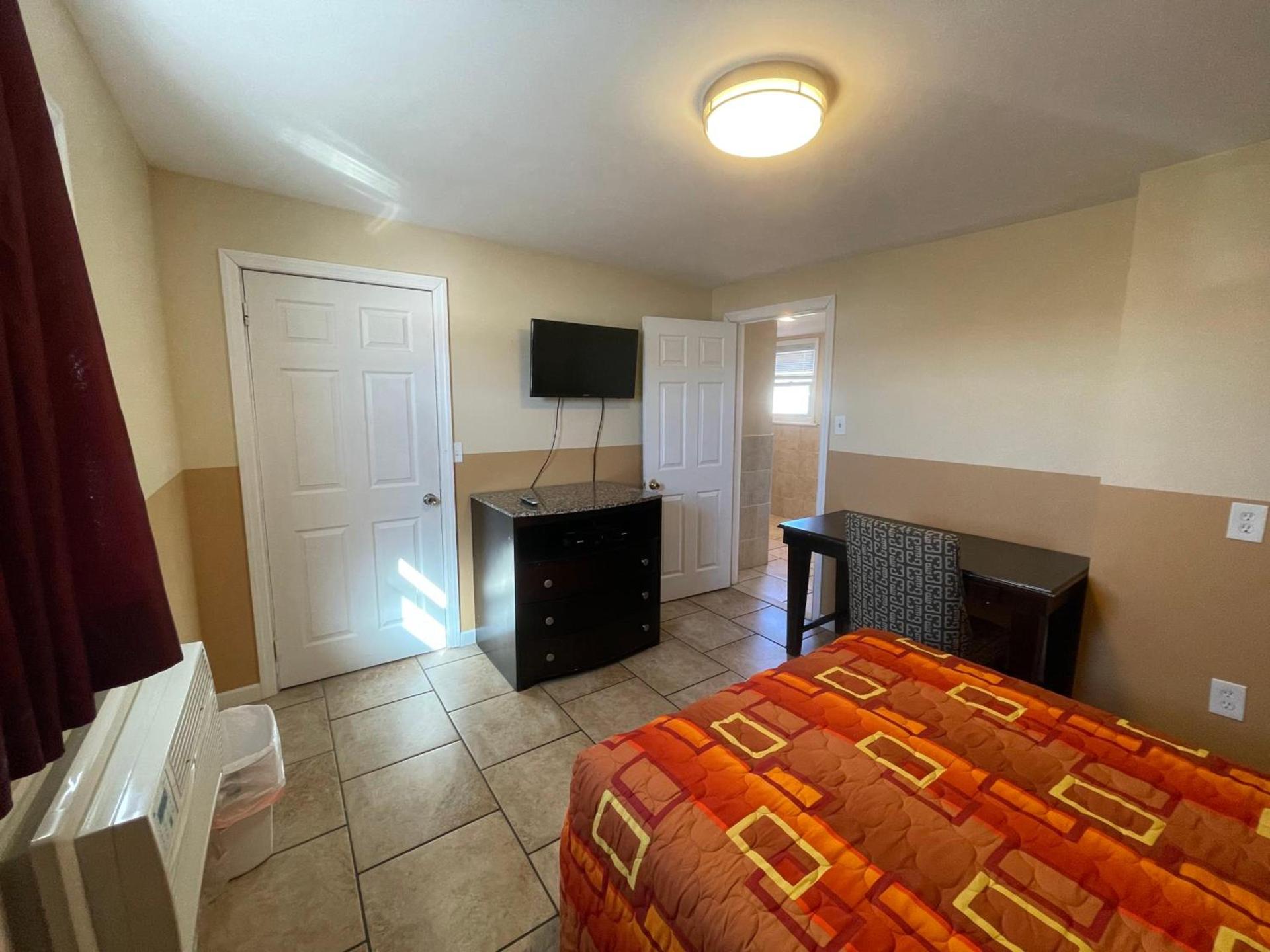 Anchor Motel photo 35