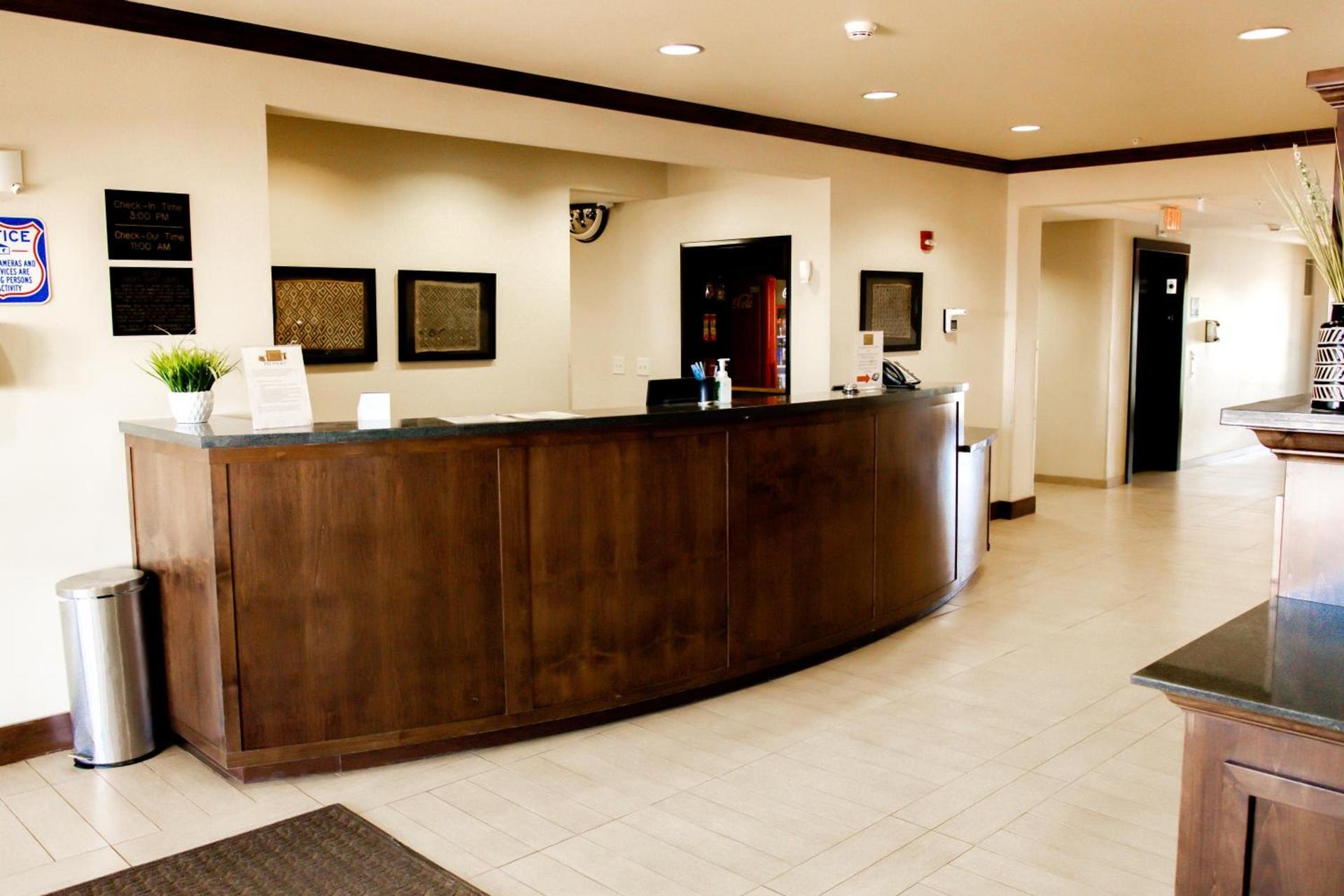 Black Gold Suites Stanley photo 5