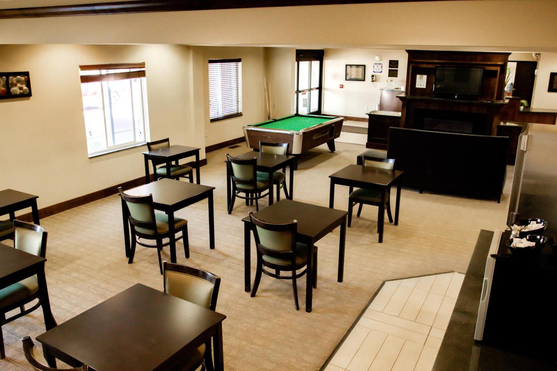 Black Gold Suites Stanley photo 15