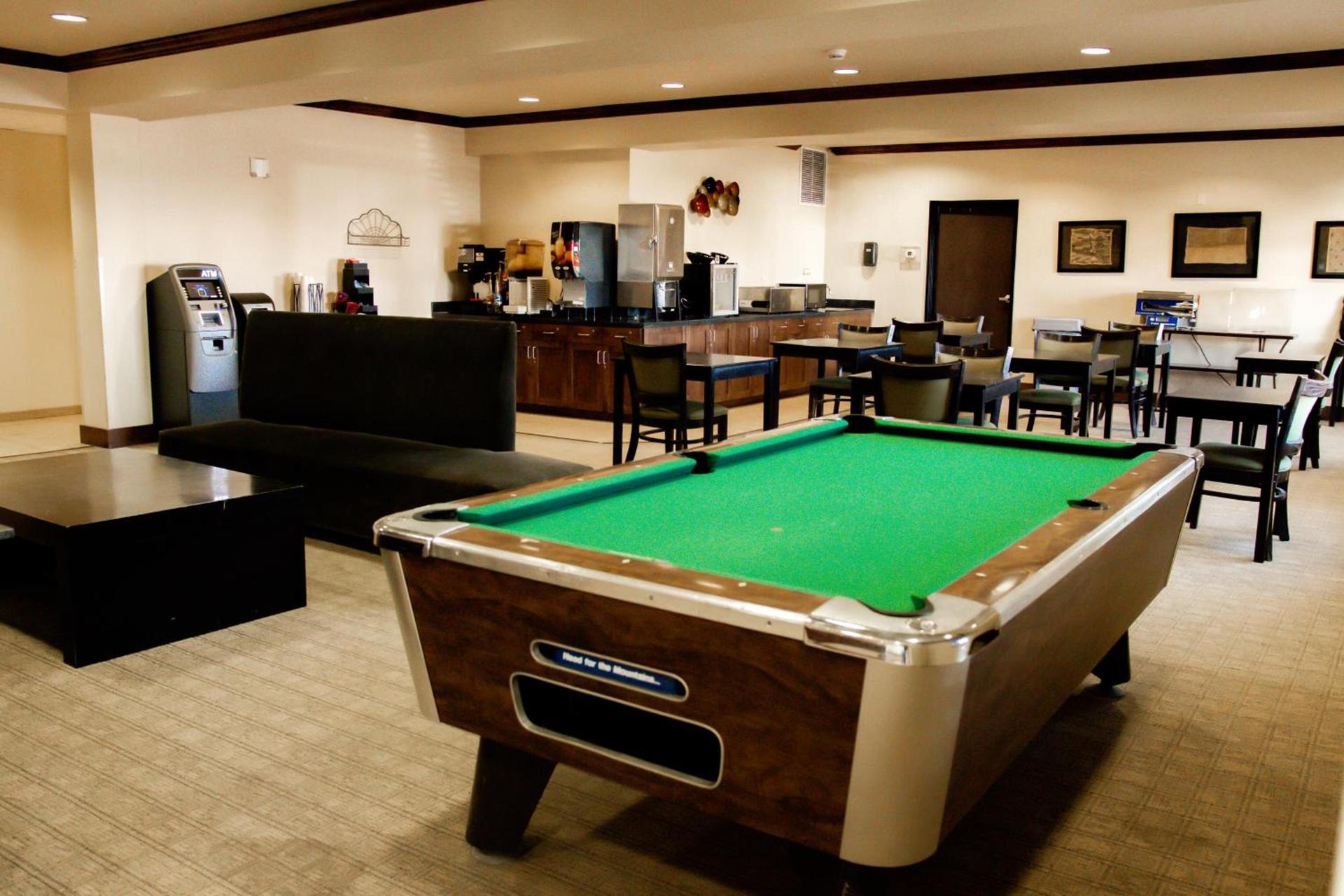 Black Gold Suites Stanley photo 12