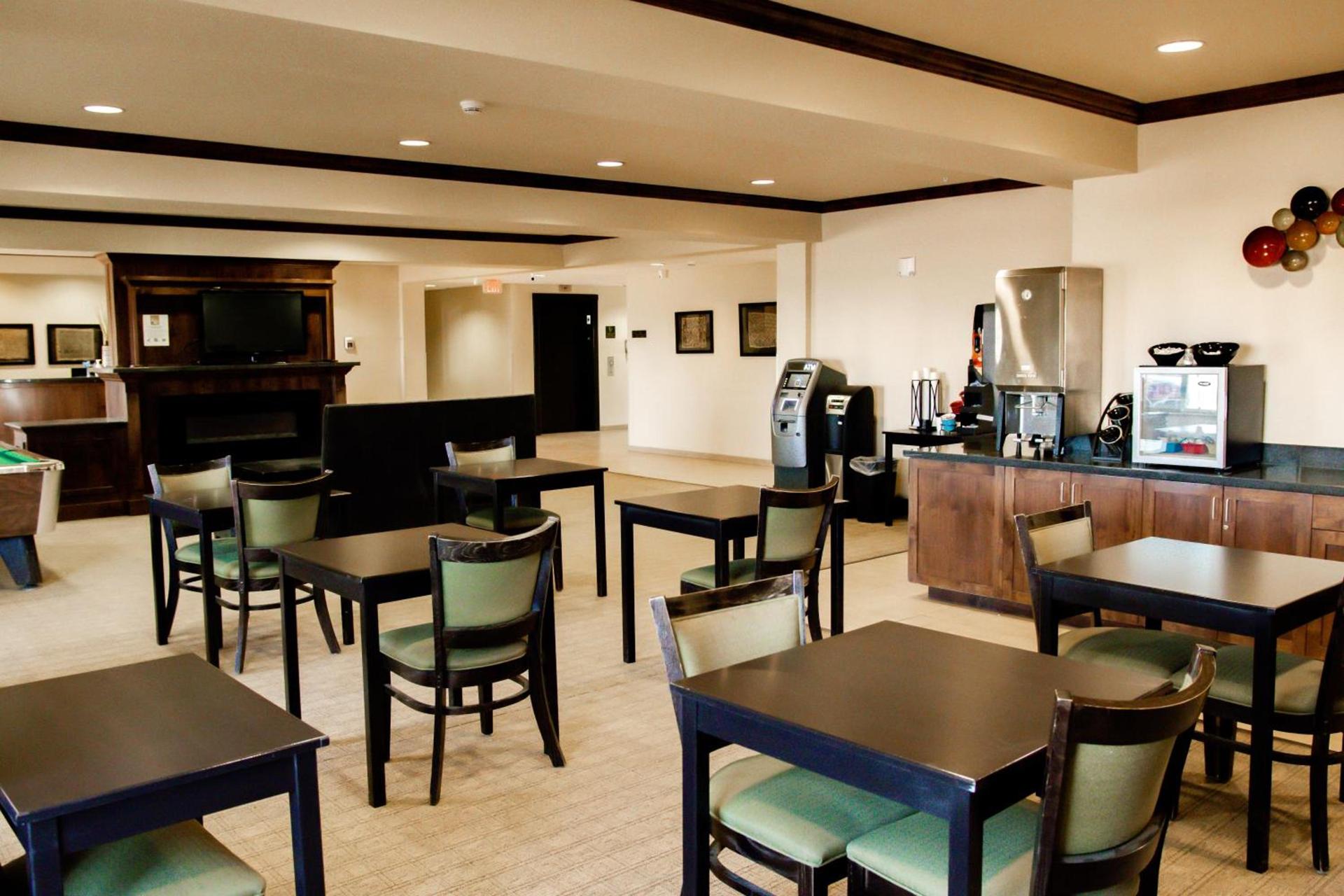 Black Gold Suites Stanley photo 10