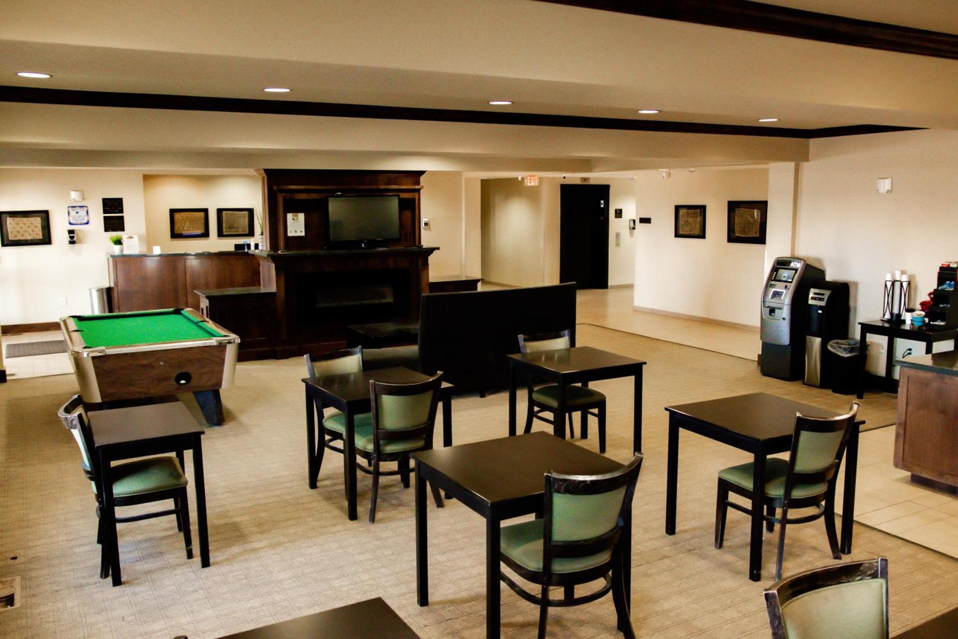 Black Gold Suites Stanley photo 8