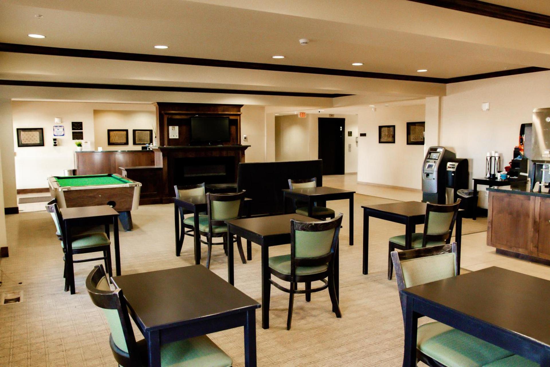 Black Gold Suites Stanley photo 14