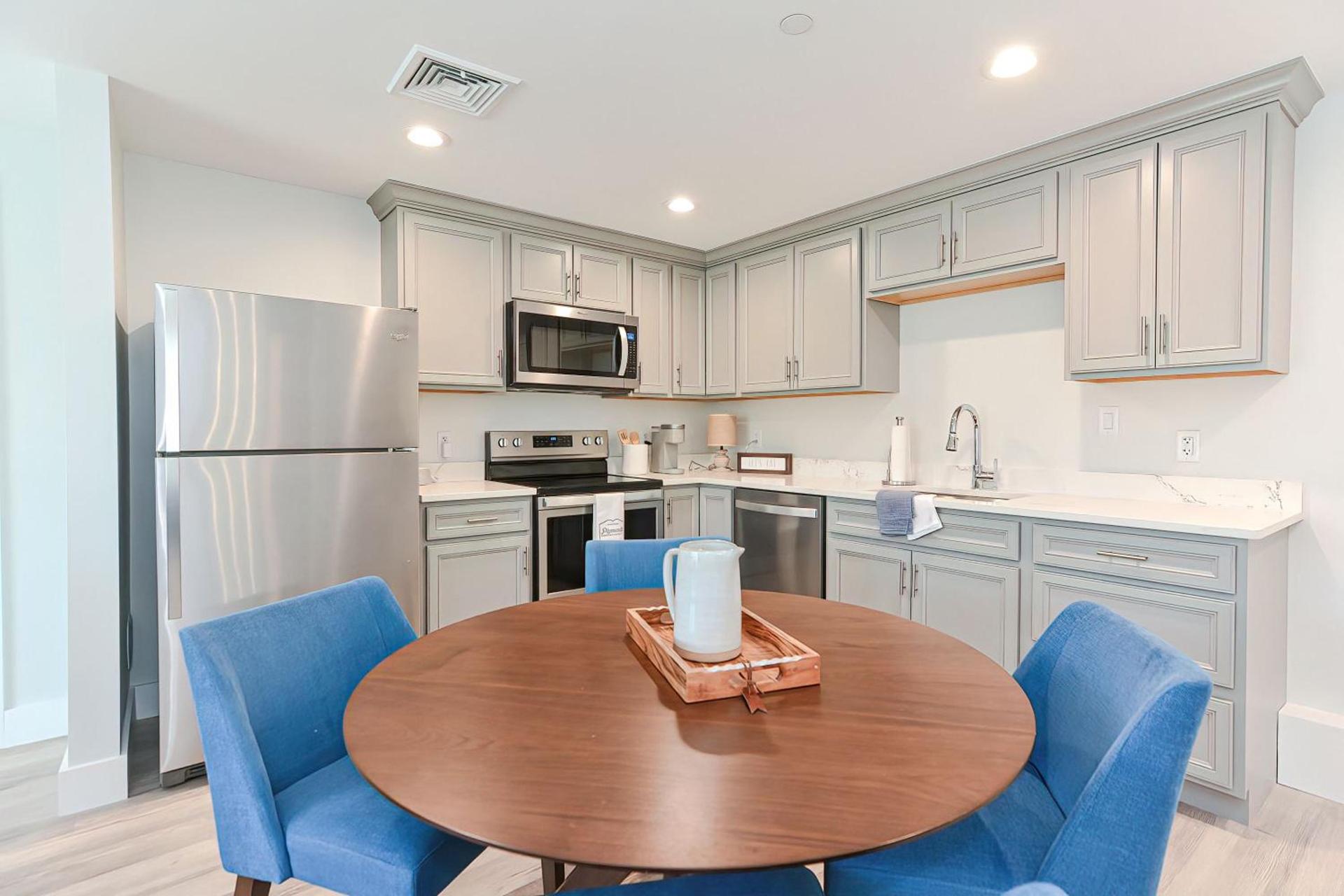 Harbourtown Suites on Plymouth Harbor photo 9