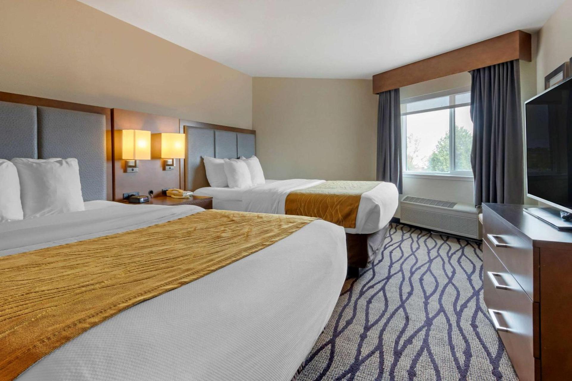 Comfort Inn & Suites Market - Airport photo 27