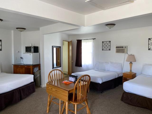Sunset Lodge Escanaba photo 2