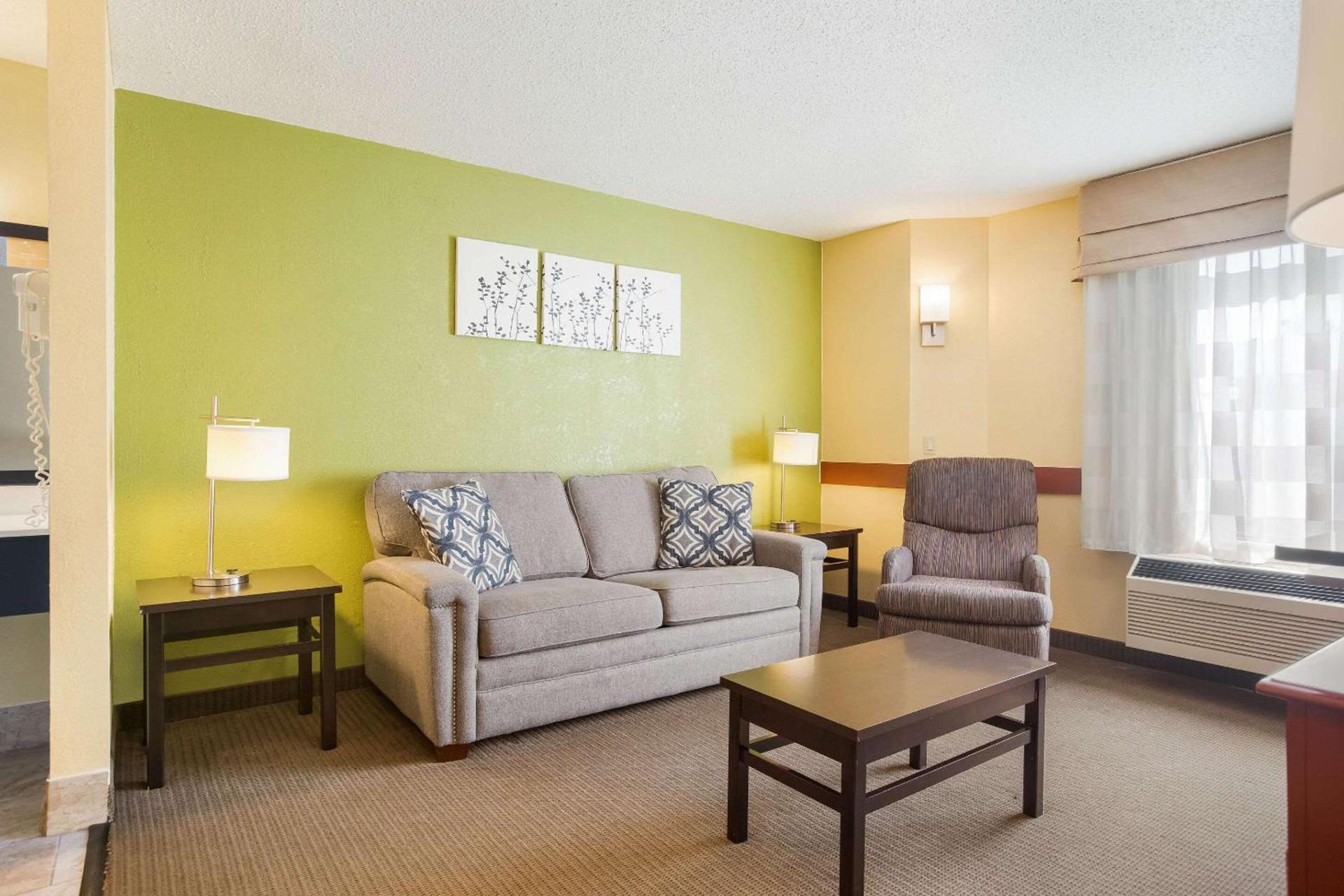 Spark By Hilton Grand Rapids photo 28