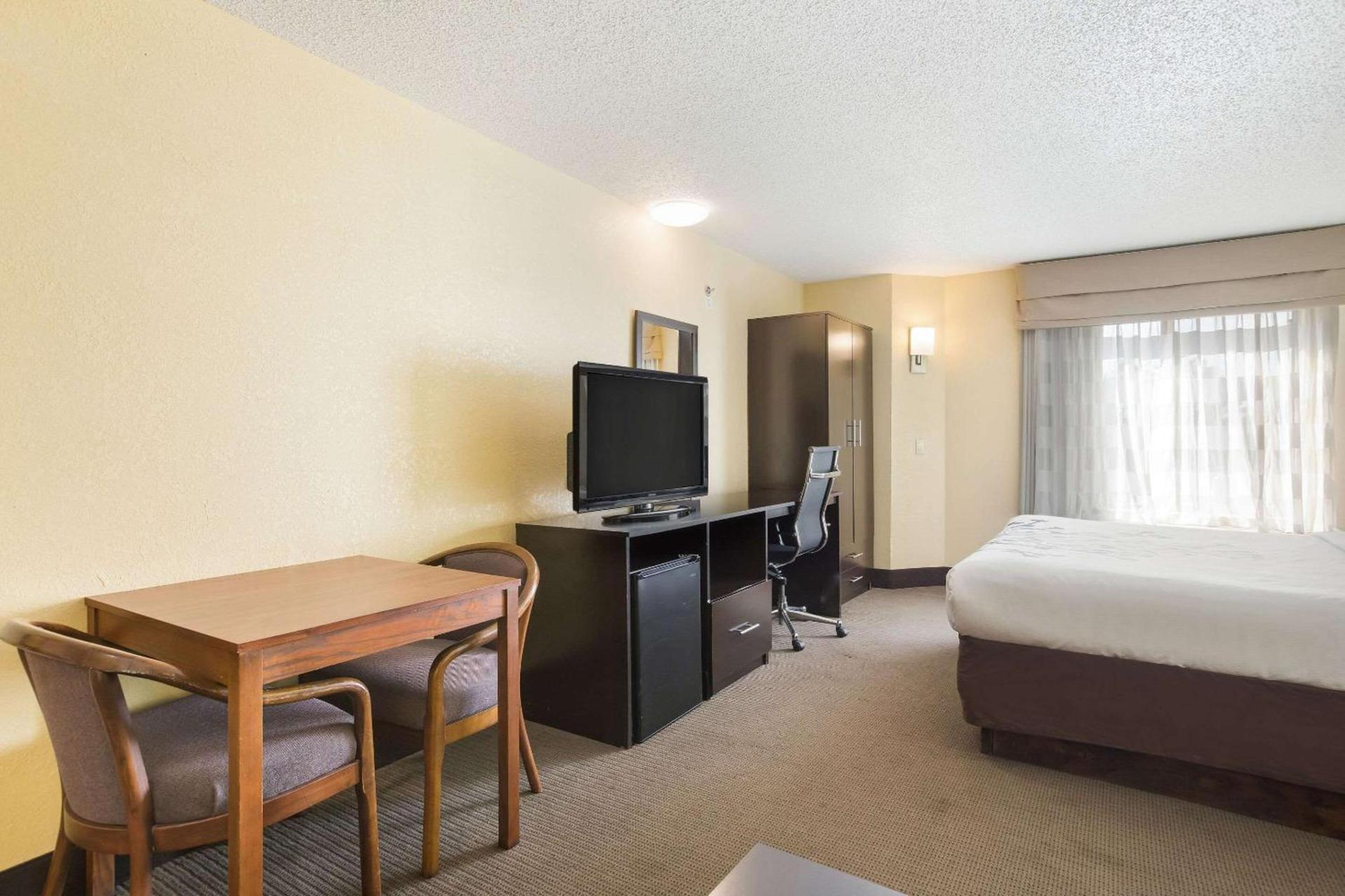 Spark By Hilton Grand Rapids photo 30