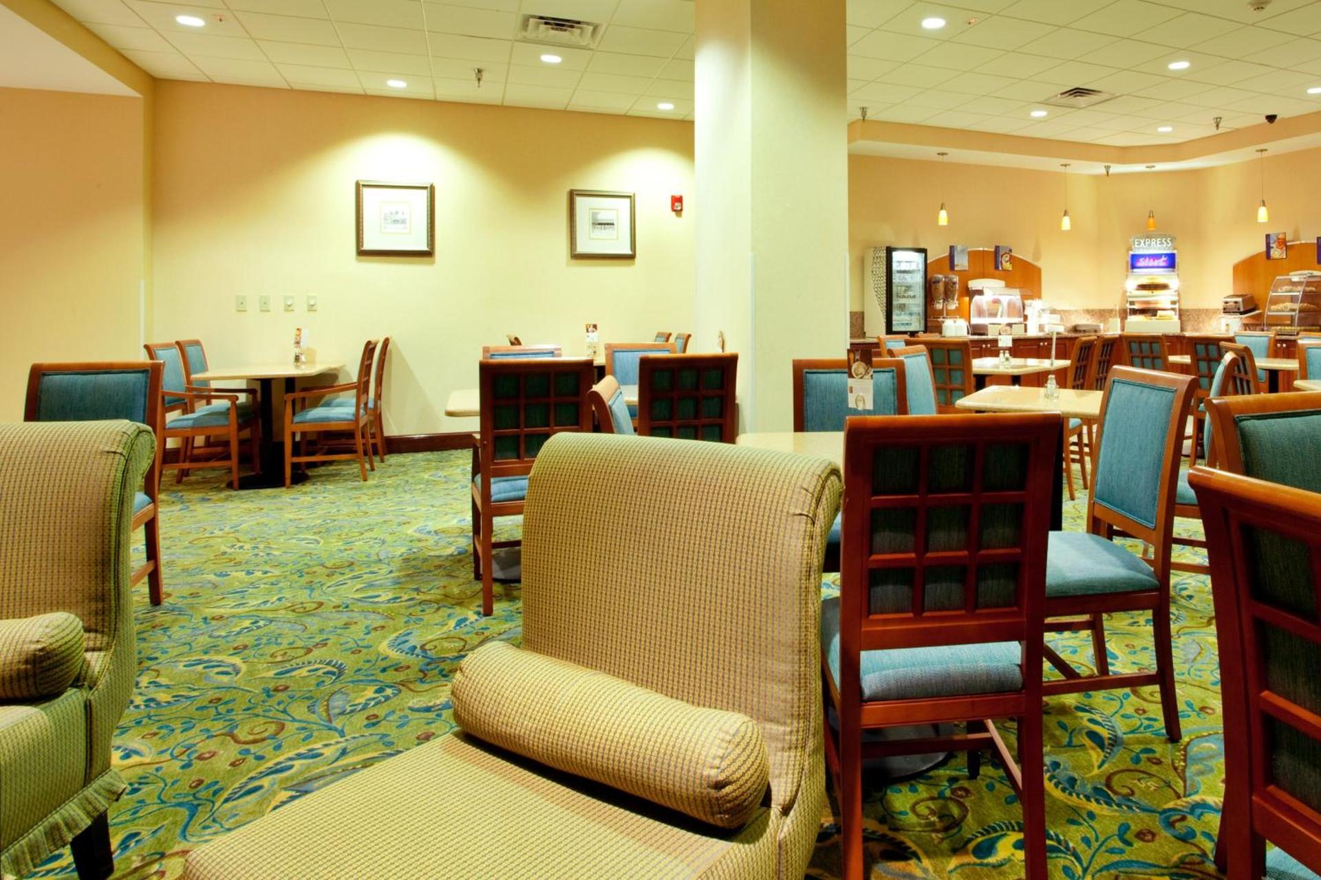 Holiday Inn Express - Richmond Downtown by IHG photo 21