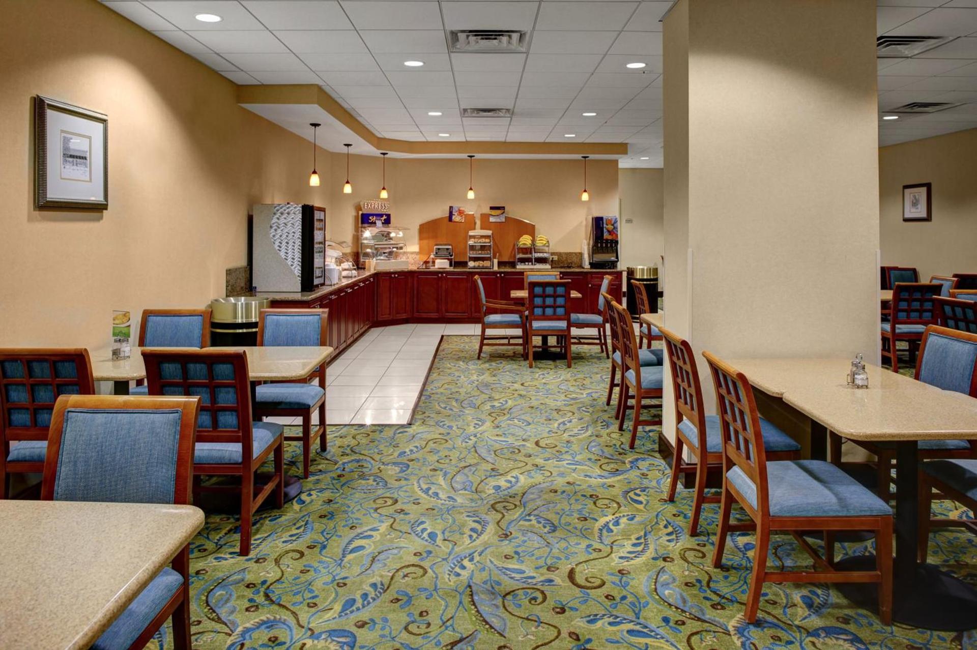 Holiday Inn Express - Richmond Downtown by IHG photo 13