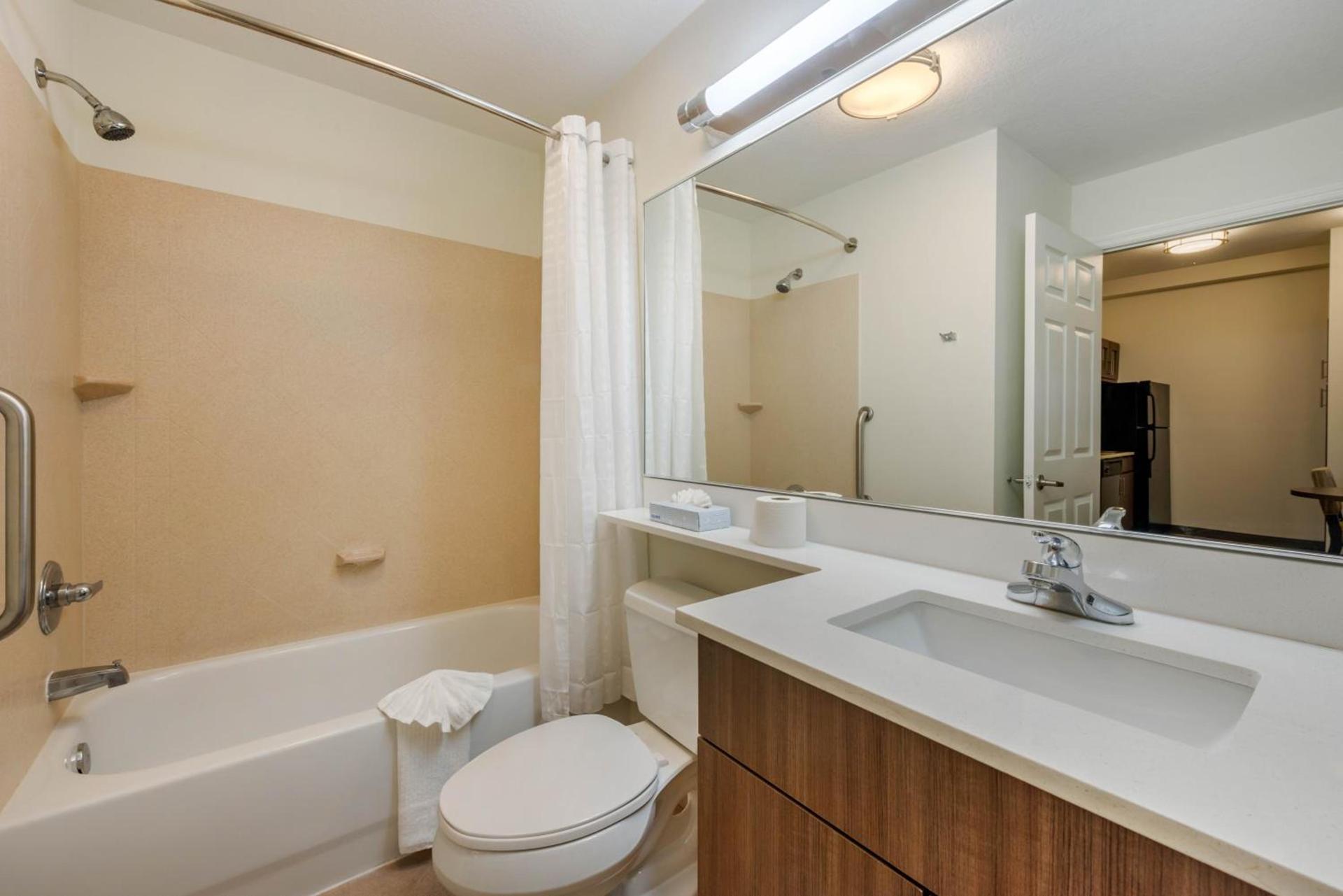 Candlewood Suites Fort Myers Interstate 75 by IHG photo 4