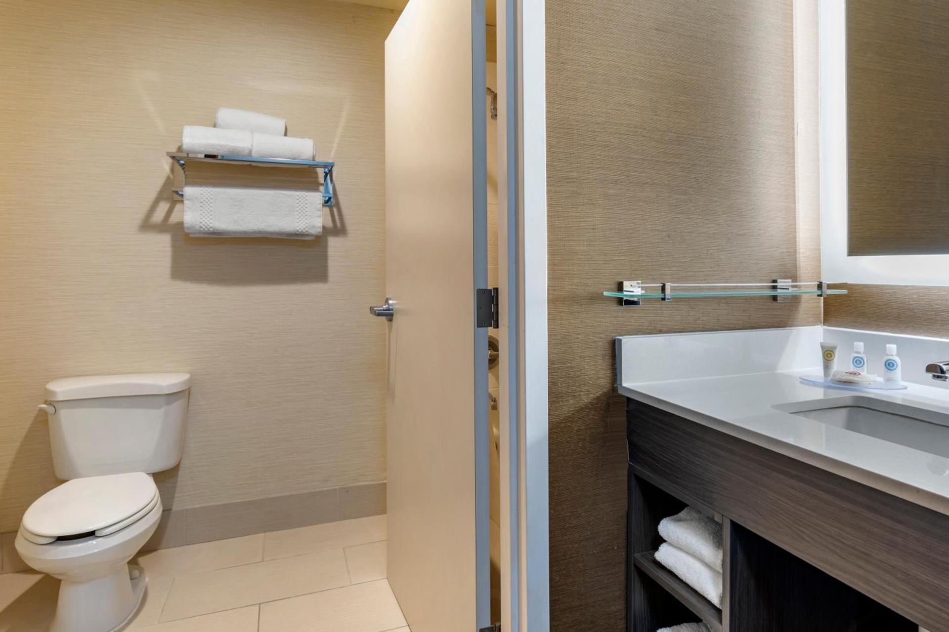 Comfort Inn & Suites North Dallas-Addison photo 30