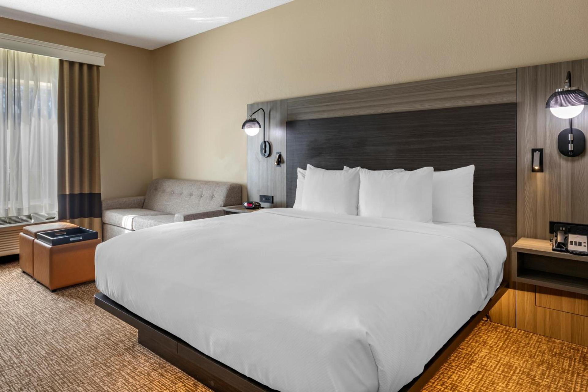Comfort Inn & Suites North Dallas-Addison photo 34
