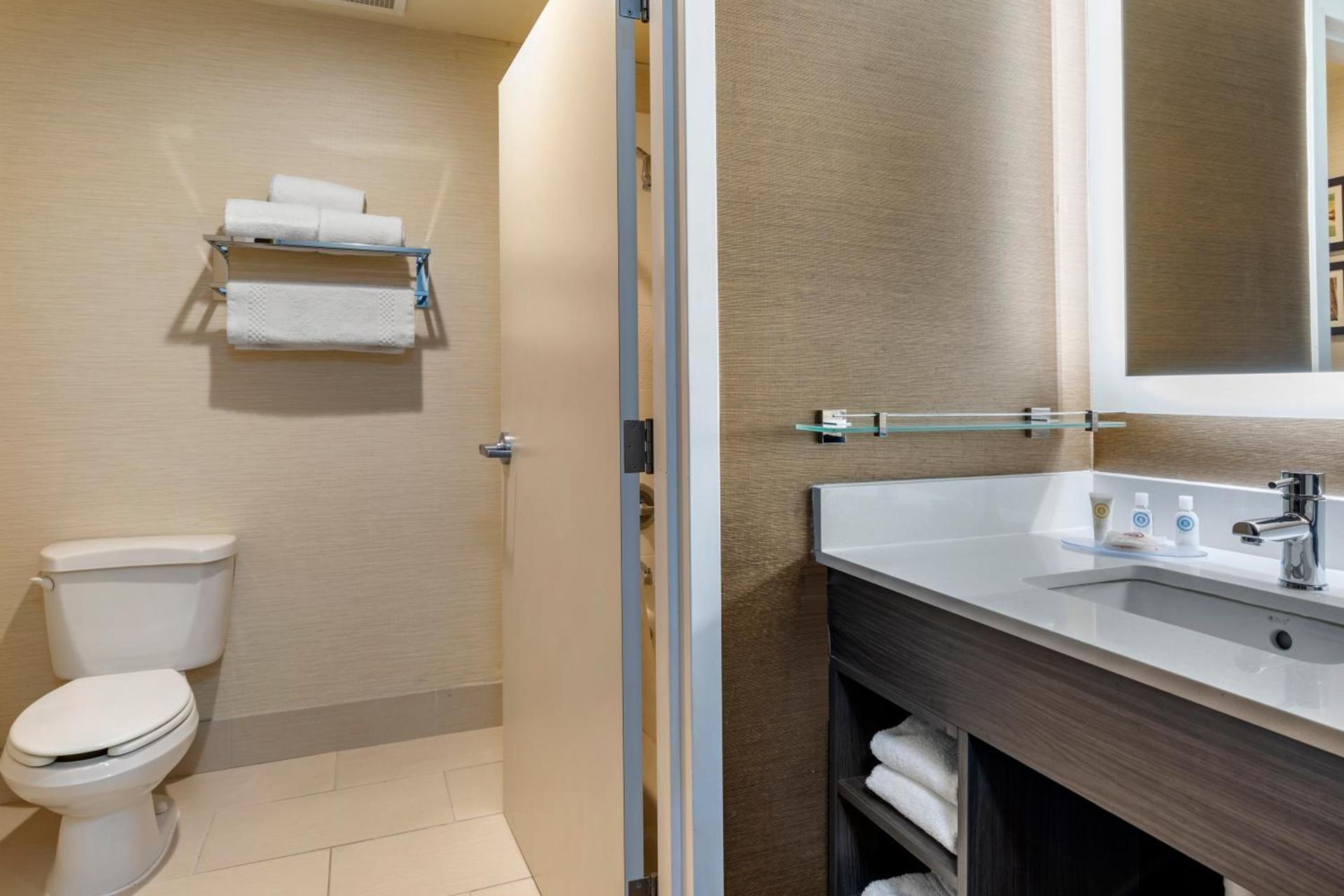 Comfort Inn & Suites North Dallas-Addison photo 37