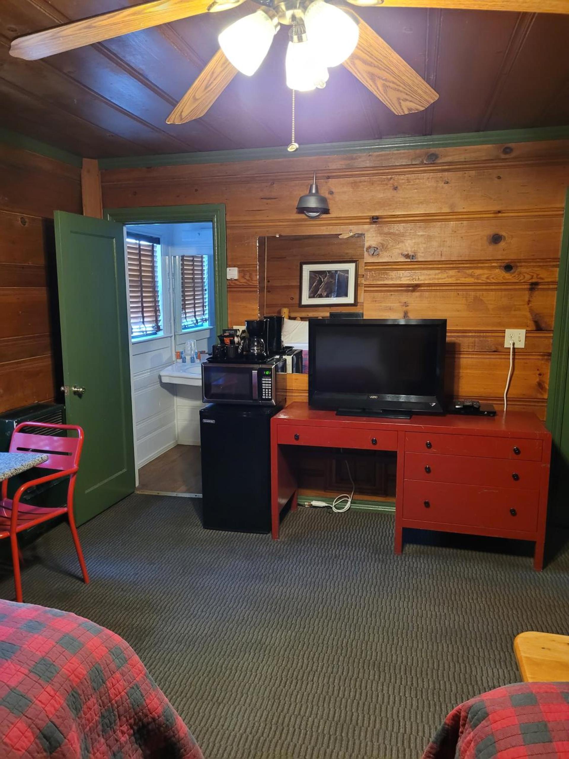 Shaver Lake Village Hotel photo 82