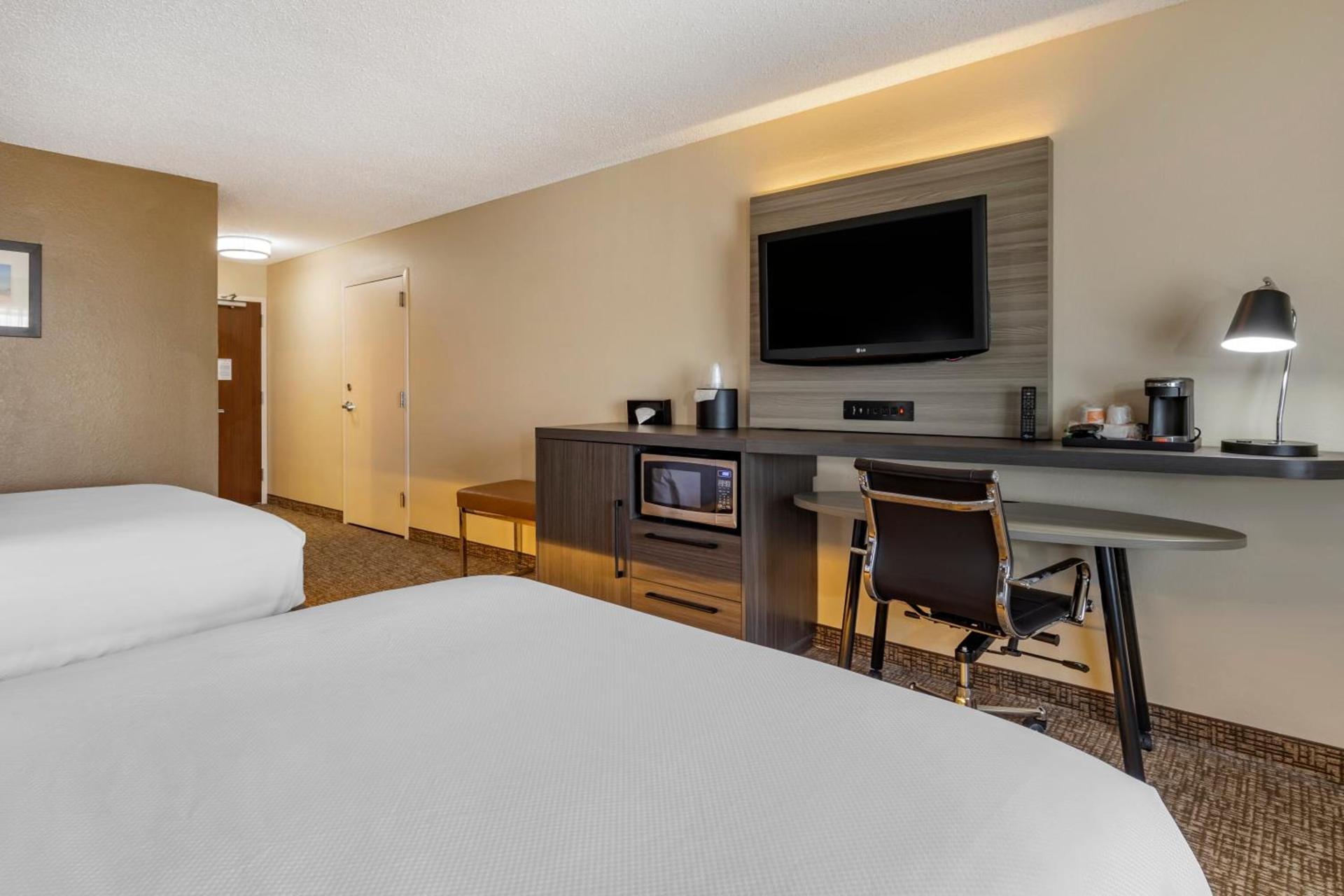 Comfort Inn & Suites North Dallas-Addison photo 40