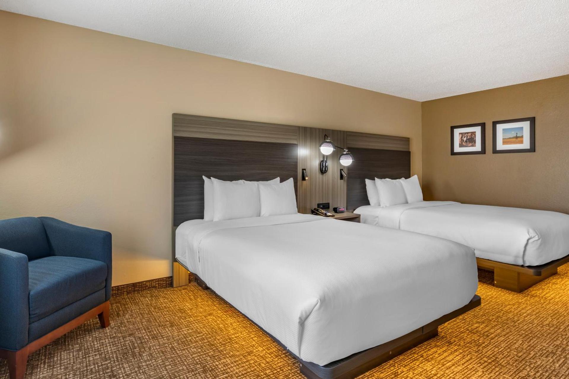 Comfort Inn & Suites North Dallas-Addison photo 39