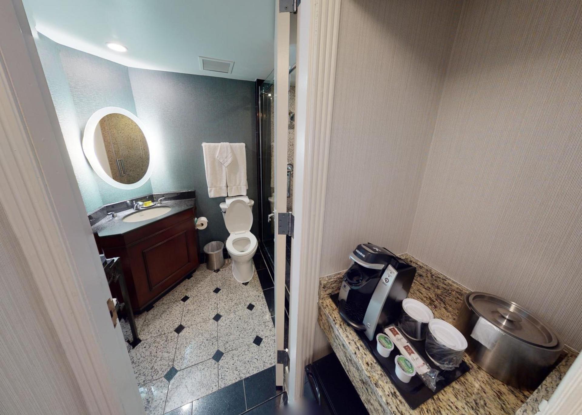 The Whitehall Houston photo 42
