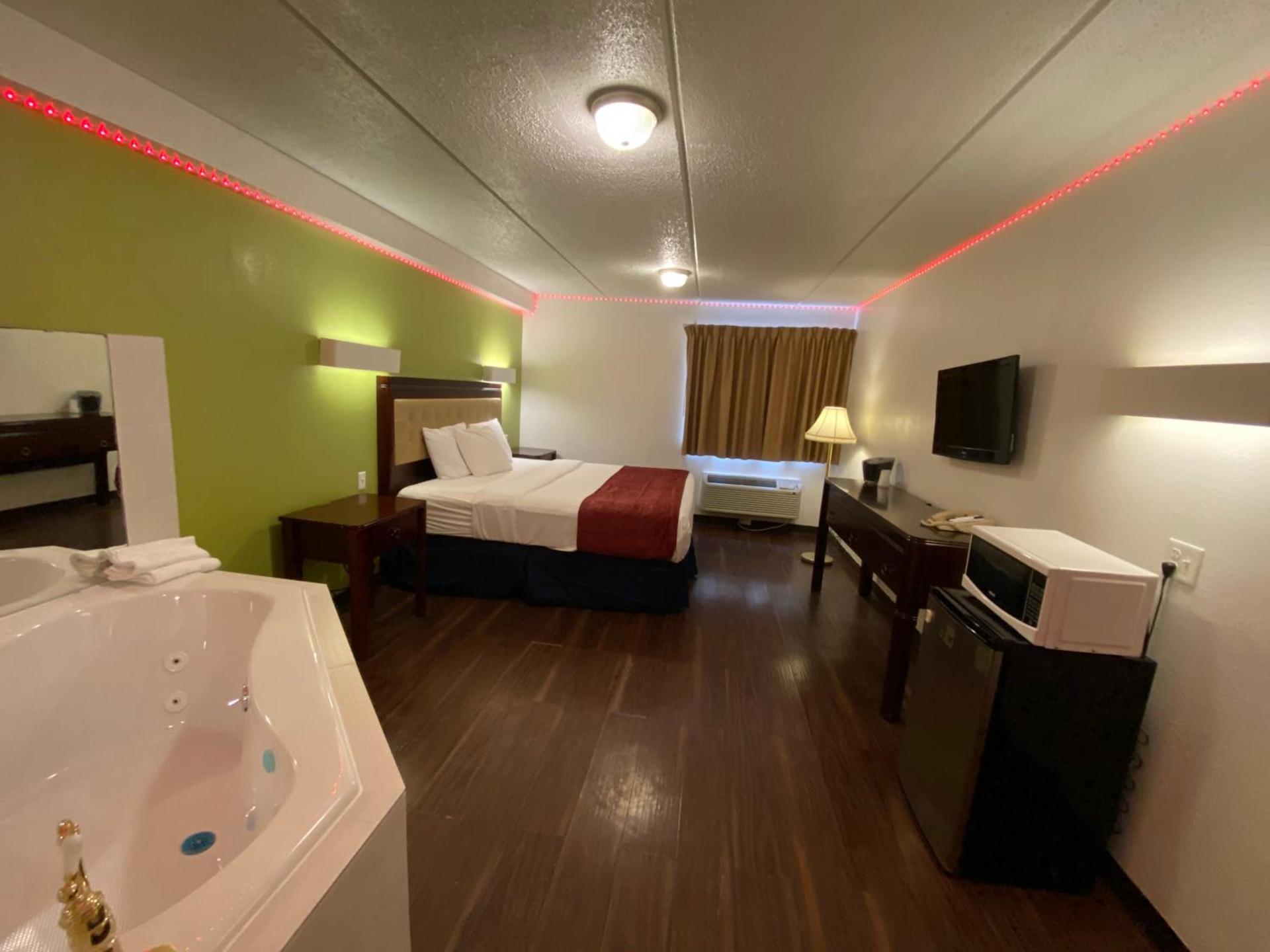 Skylight Inn Willoughby - Cleveland Mentor photo 3
