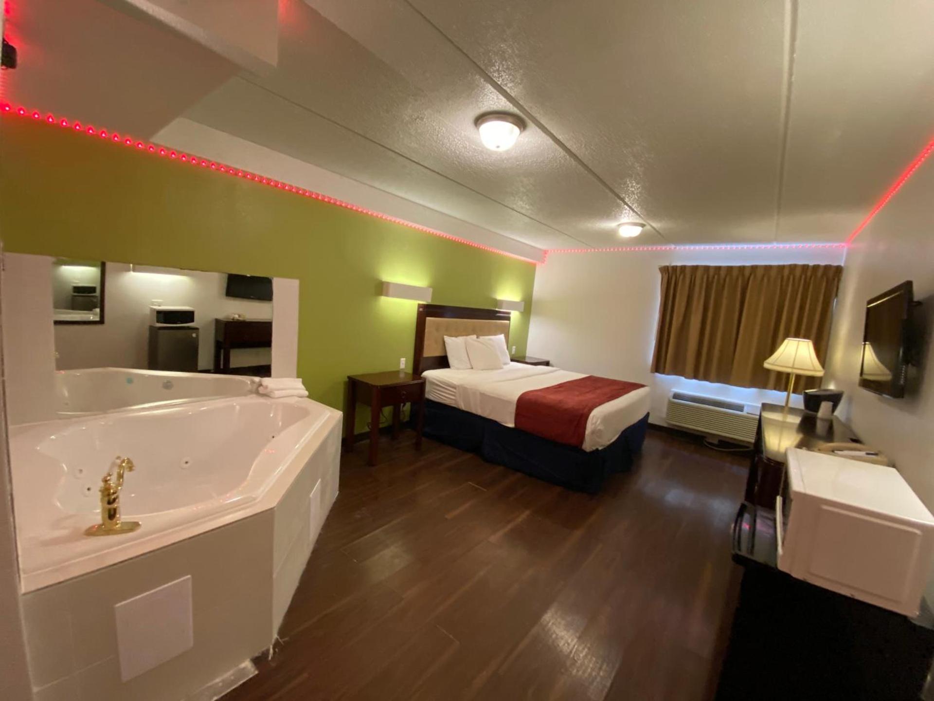 Skylight Inn Willoughby - Cleveland Mentor photo 4