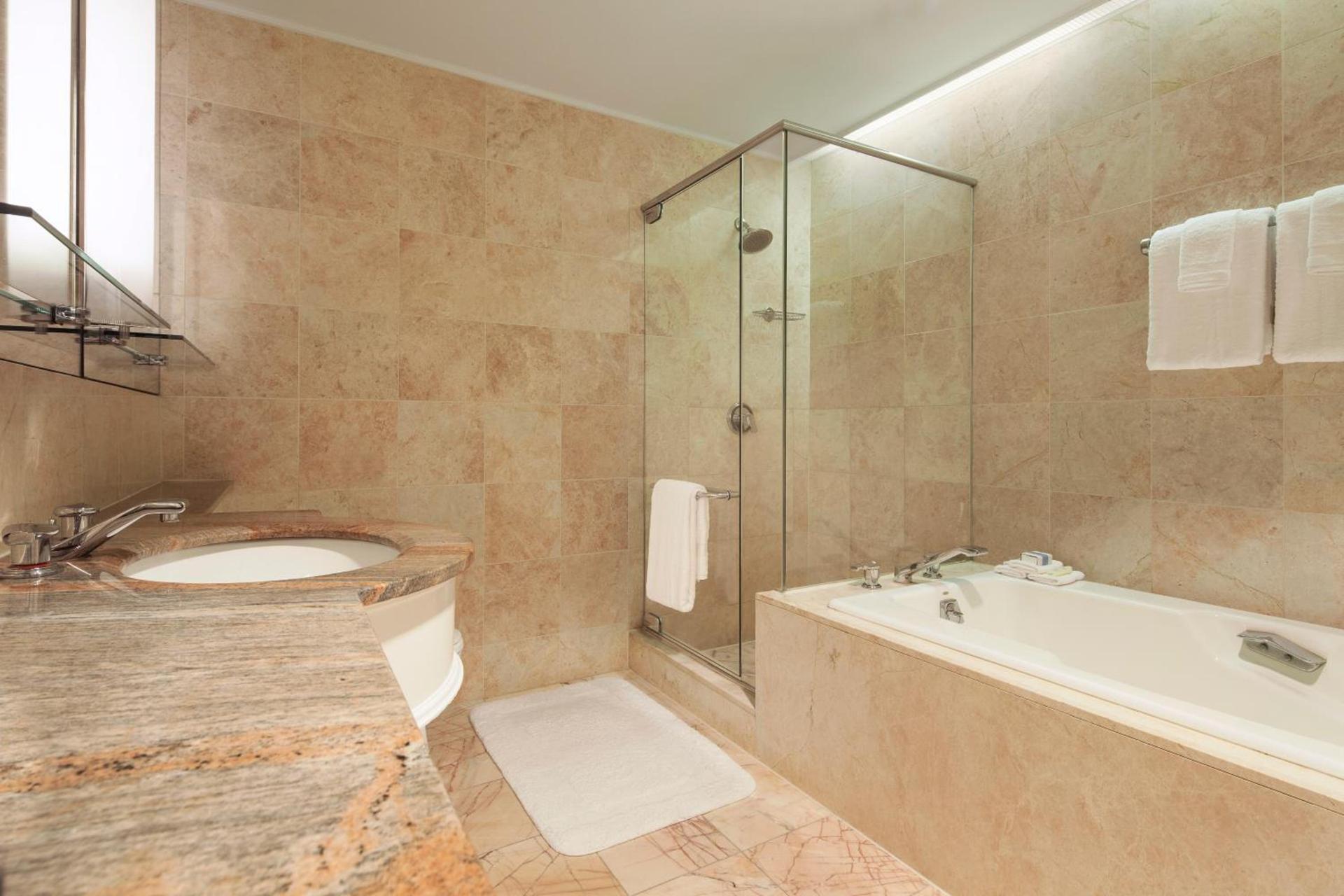 Omni Berkshire Place photo 5