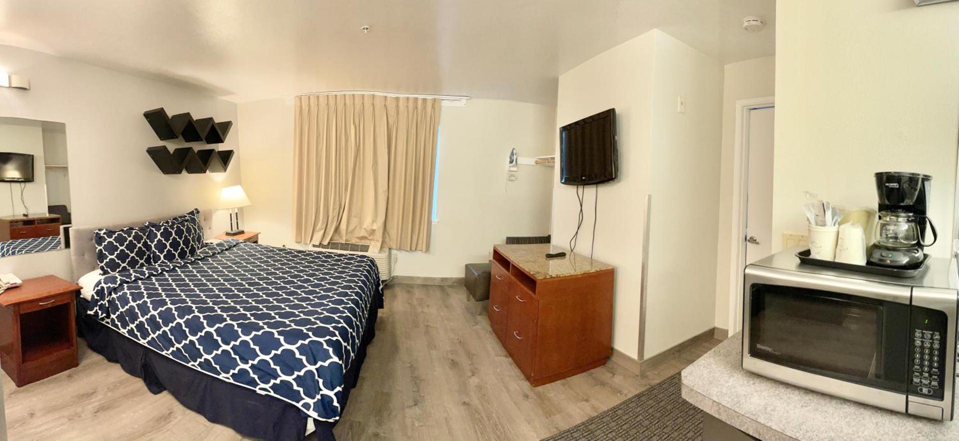 Americas Inn & Suite photo 12