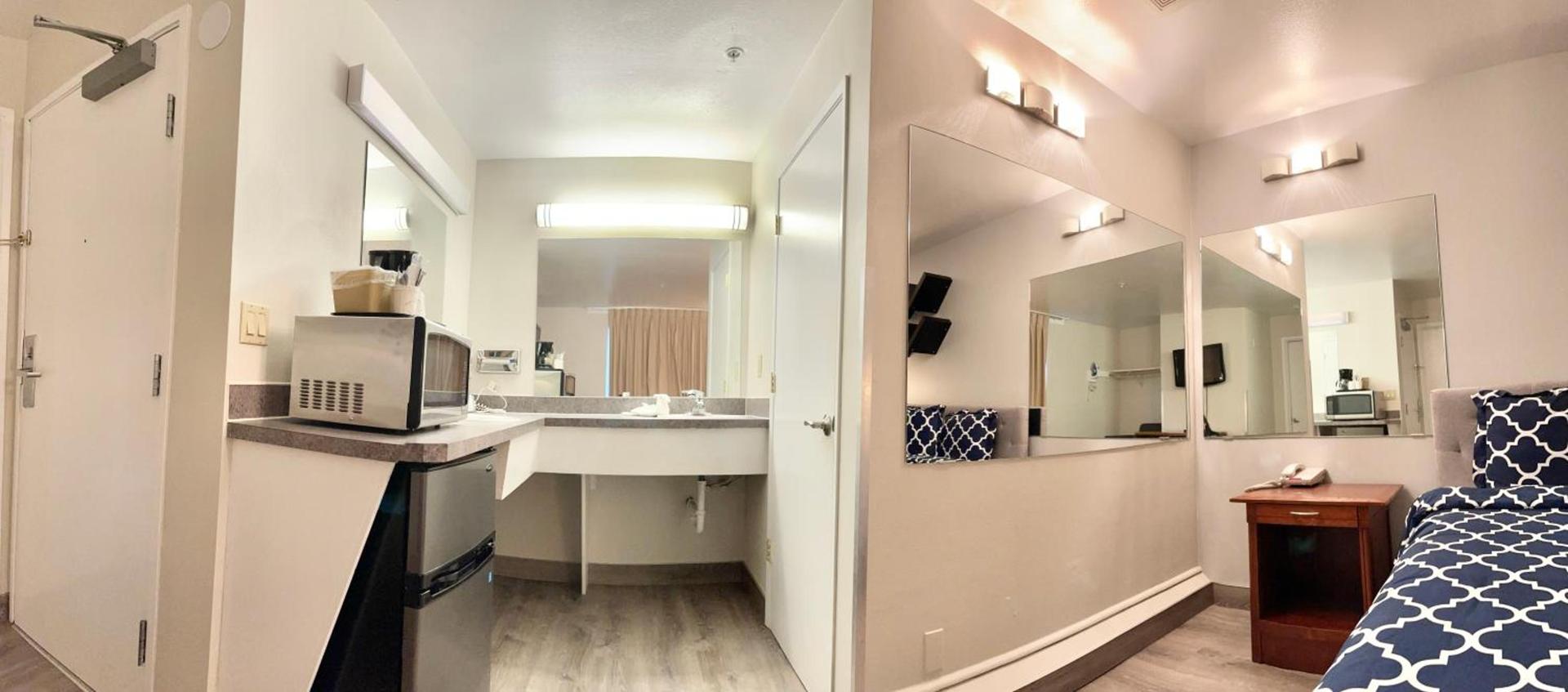 Americas Inn & Suite photo 13