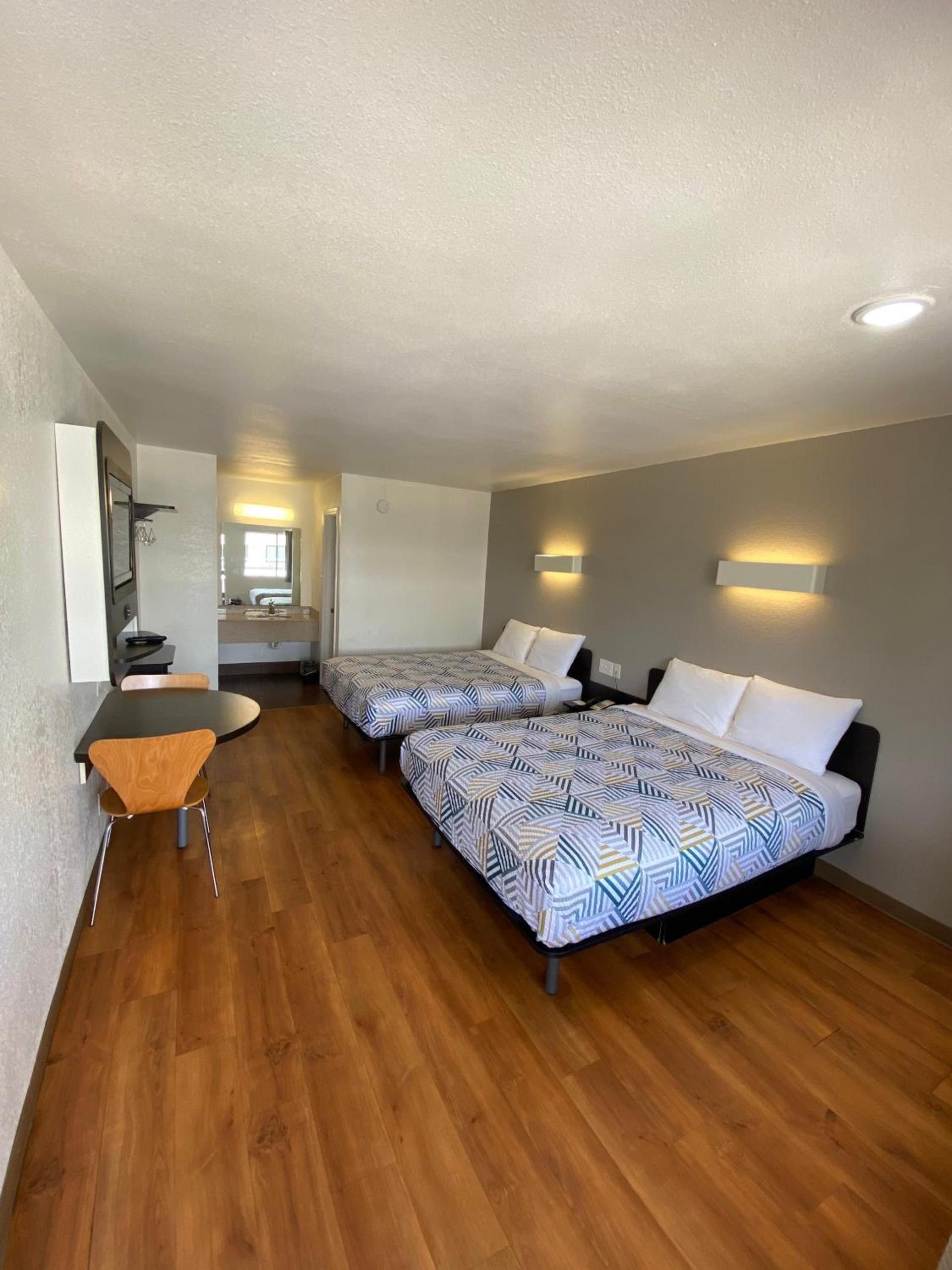 Motel 6-Bryan, TX - College Station photo 87