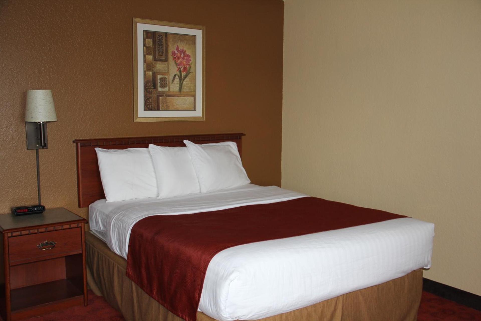 AmericInn by Wyndham West Bend photo 23
