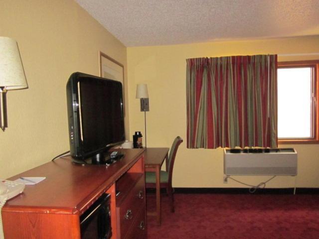 AmericInn by Wyndham West Bend photo 29