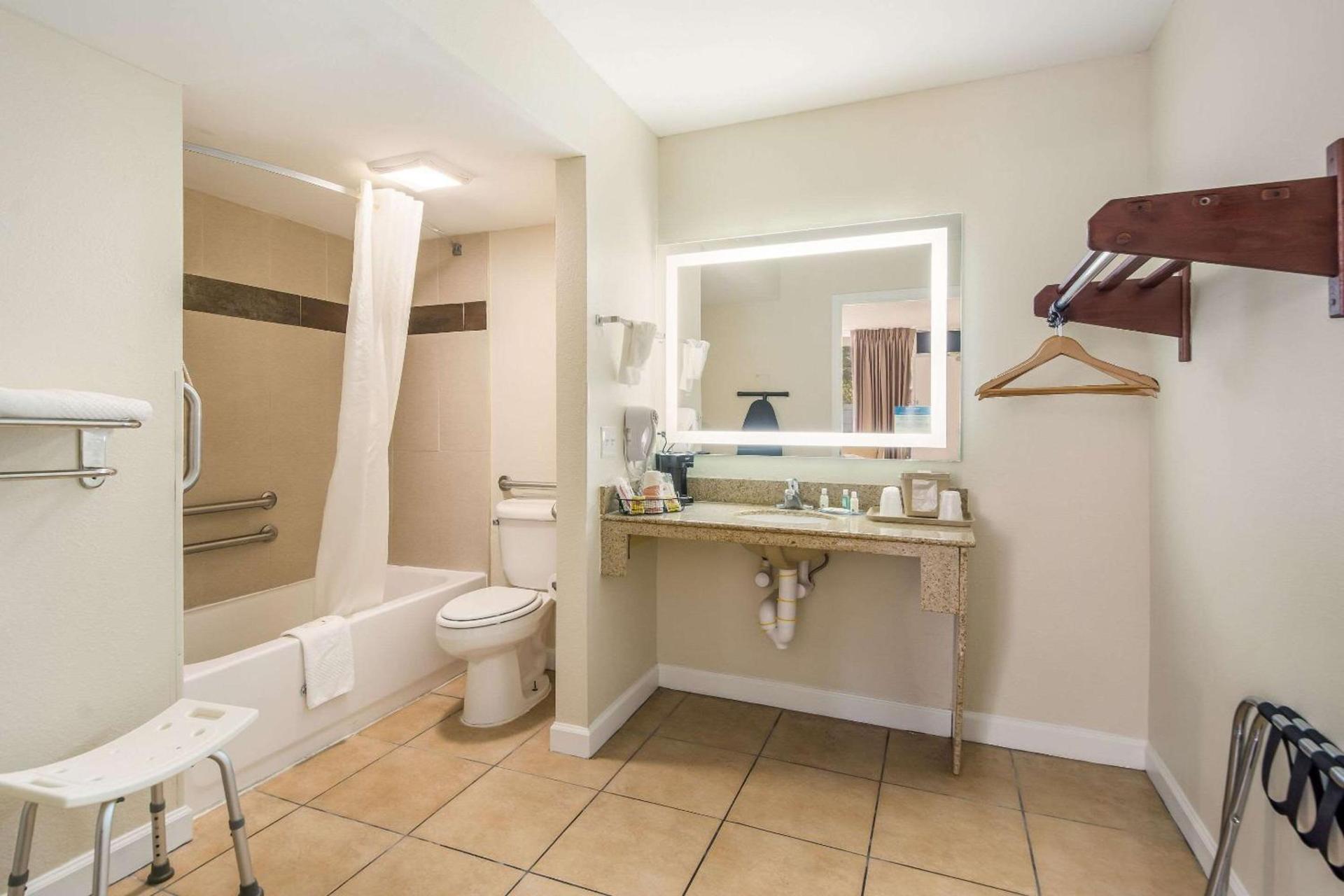 Quality Inn Bradenton - Sarasota North photo 26
