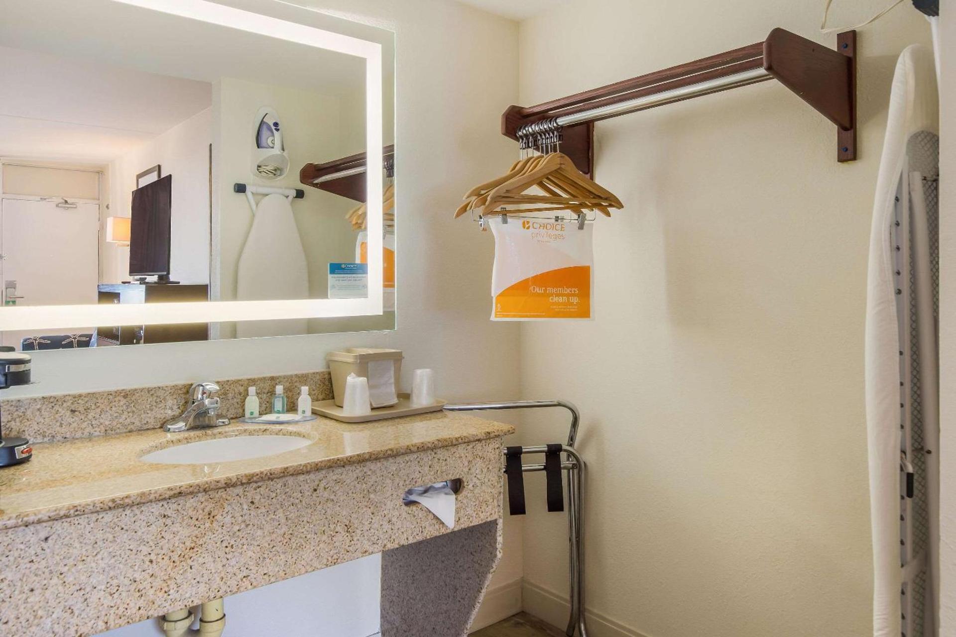 Quality Inn Bradenton - Sarasota North photo 27
