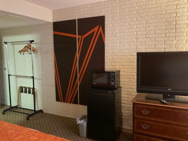 Howard Johnson by Wyndham Williamsburg photo 29