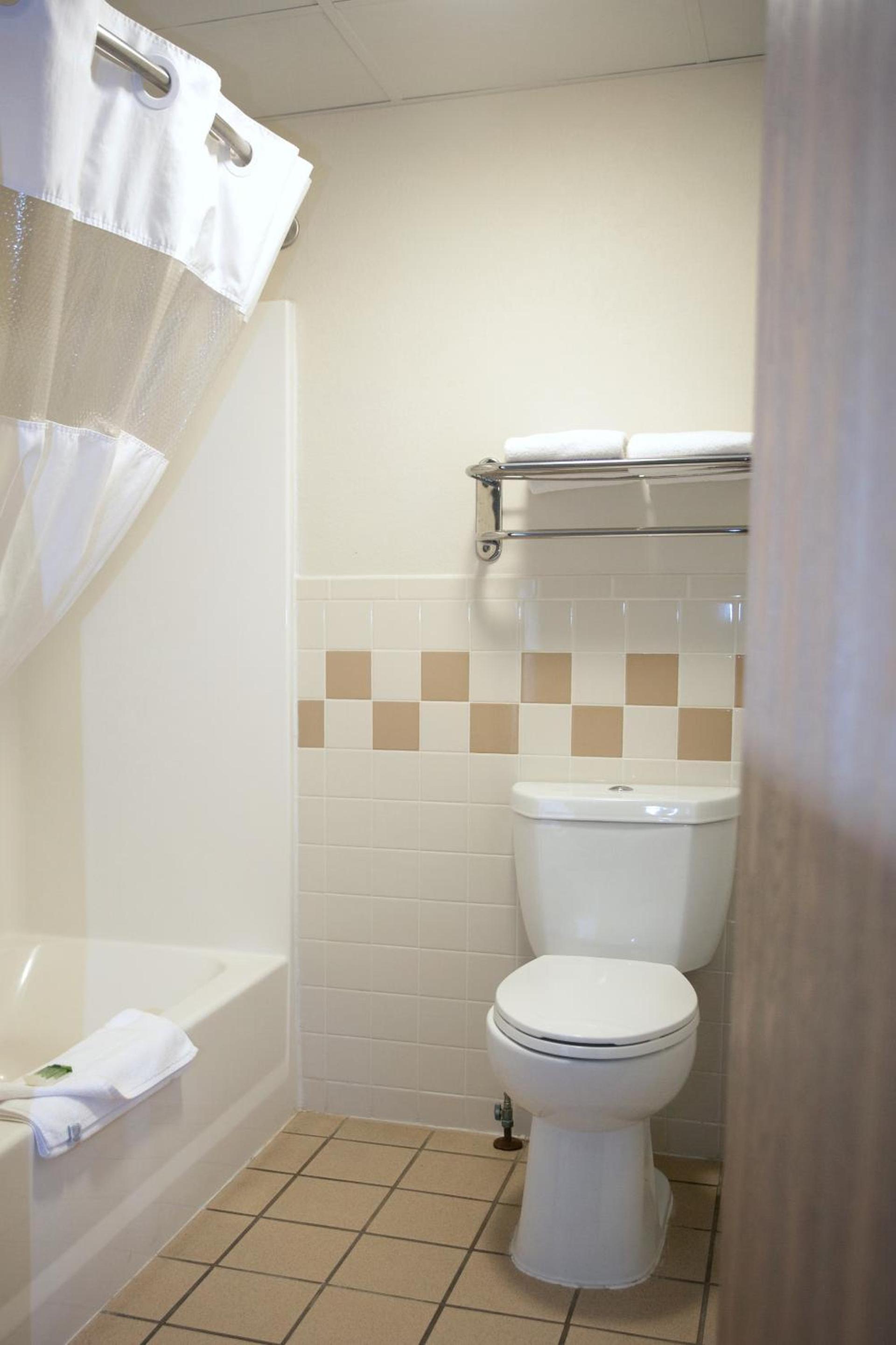 AmericInn by Wyndham Pampa Event Center photo 51