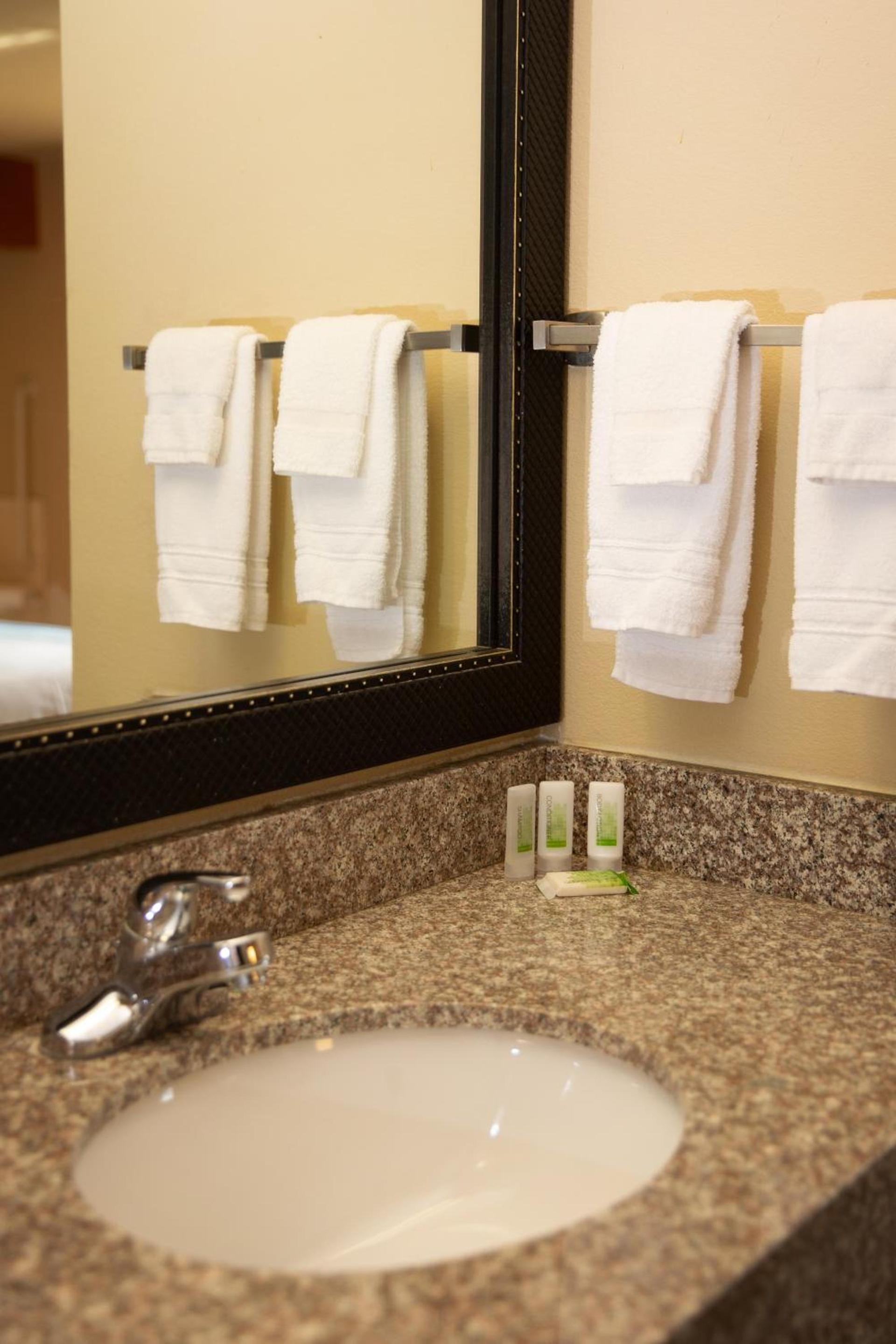 AmericInn by Wyndham Pampa Event Center photo 55